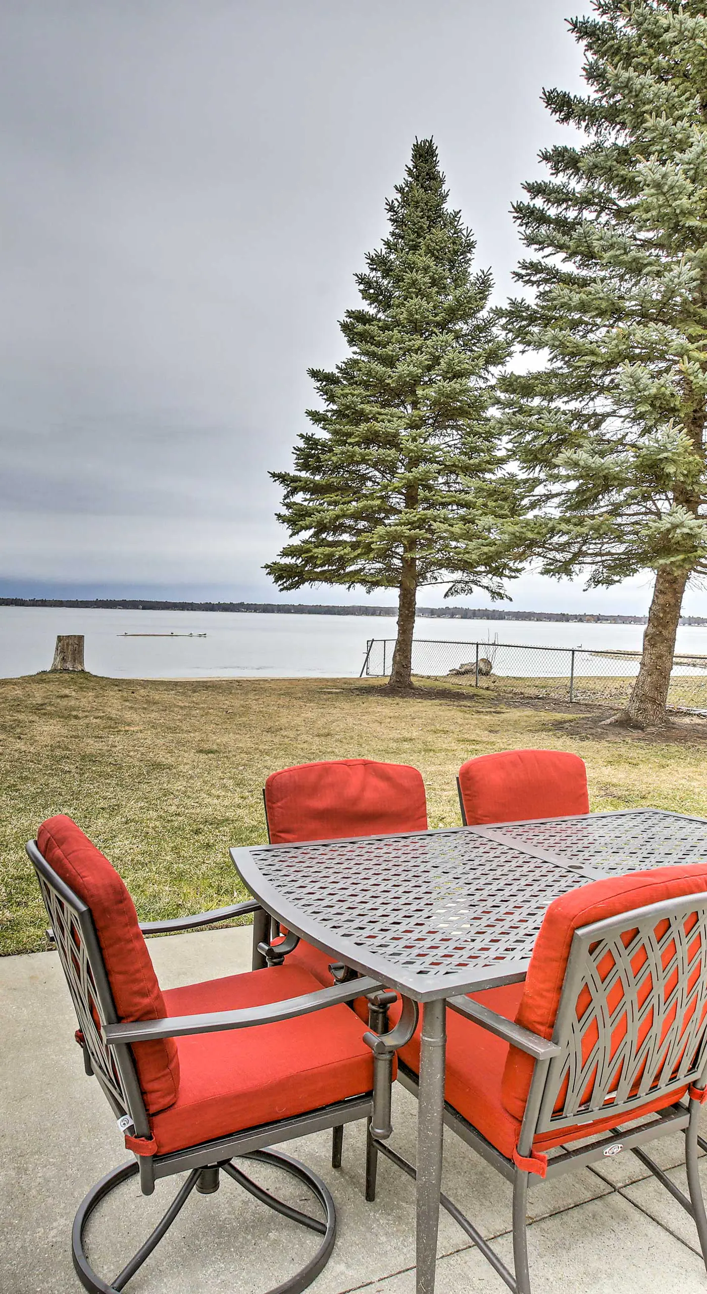Peaceful Lakefront Houghton Lake Property w/ Patio