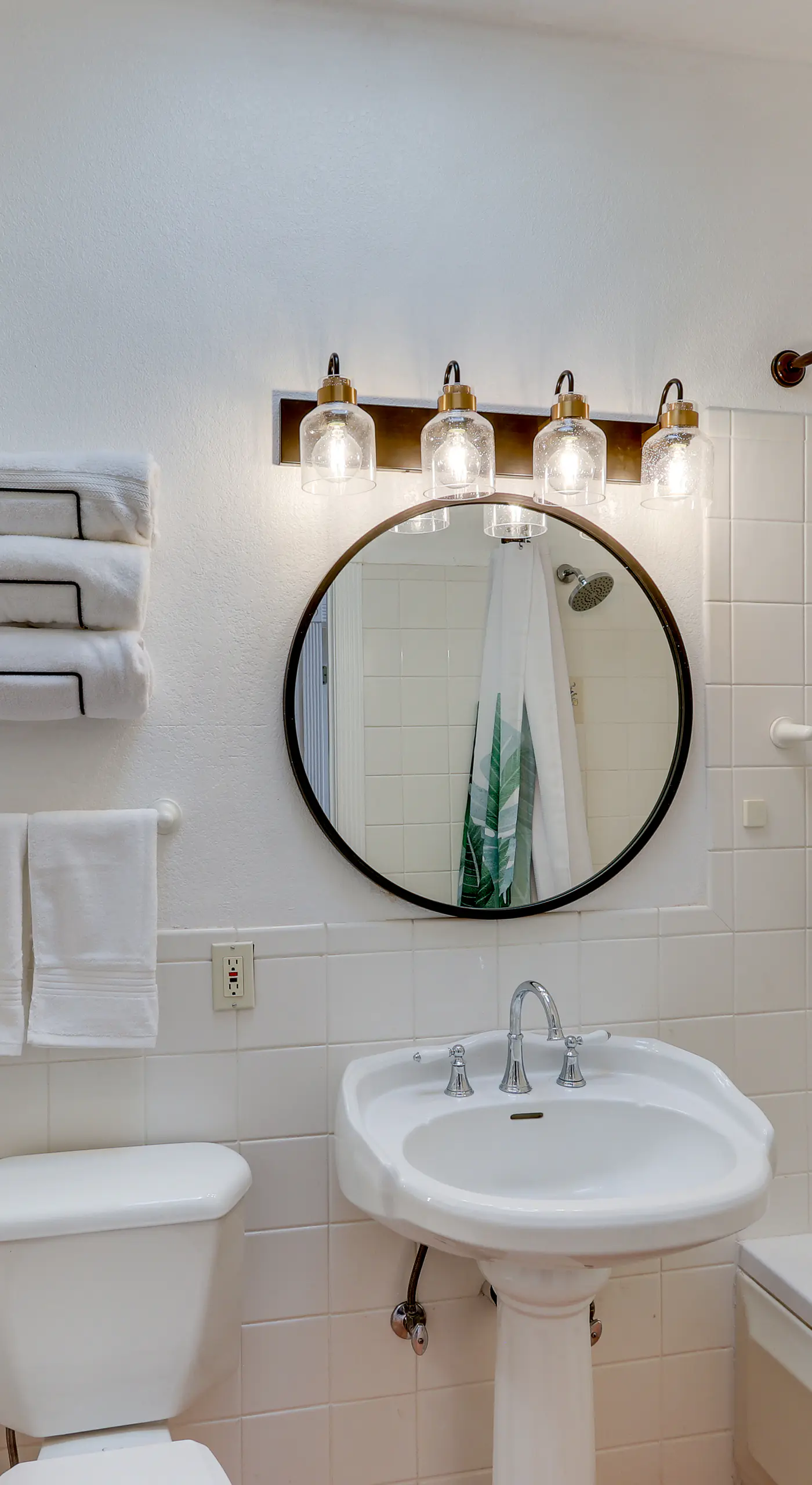Eloy Retreat w/ Pool Access + Central A/C!