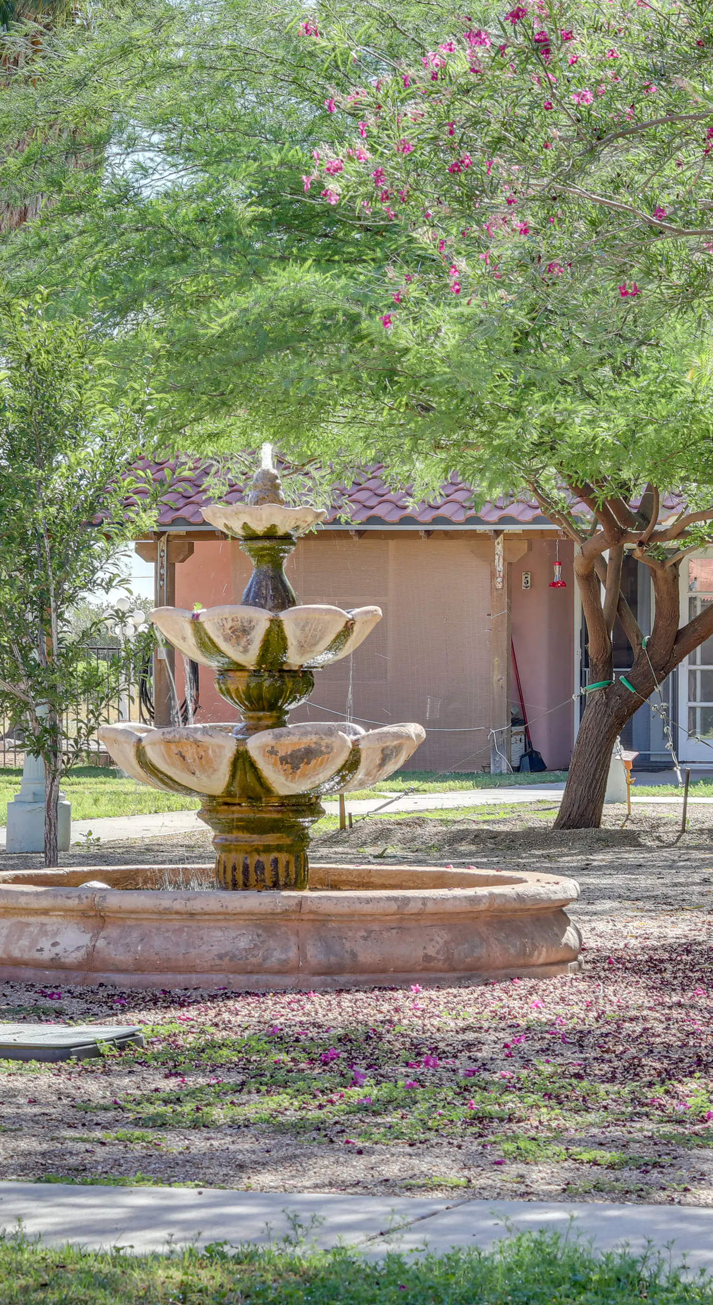 Eloy Retreat w/ Pool Access + Central A/C!
