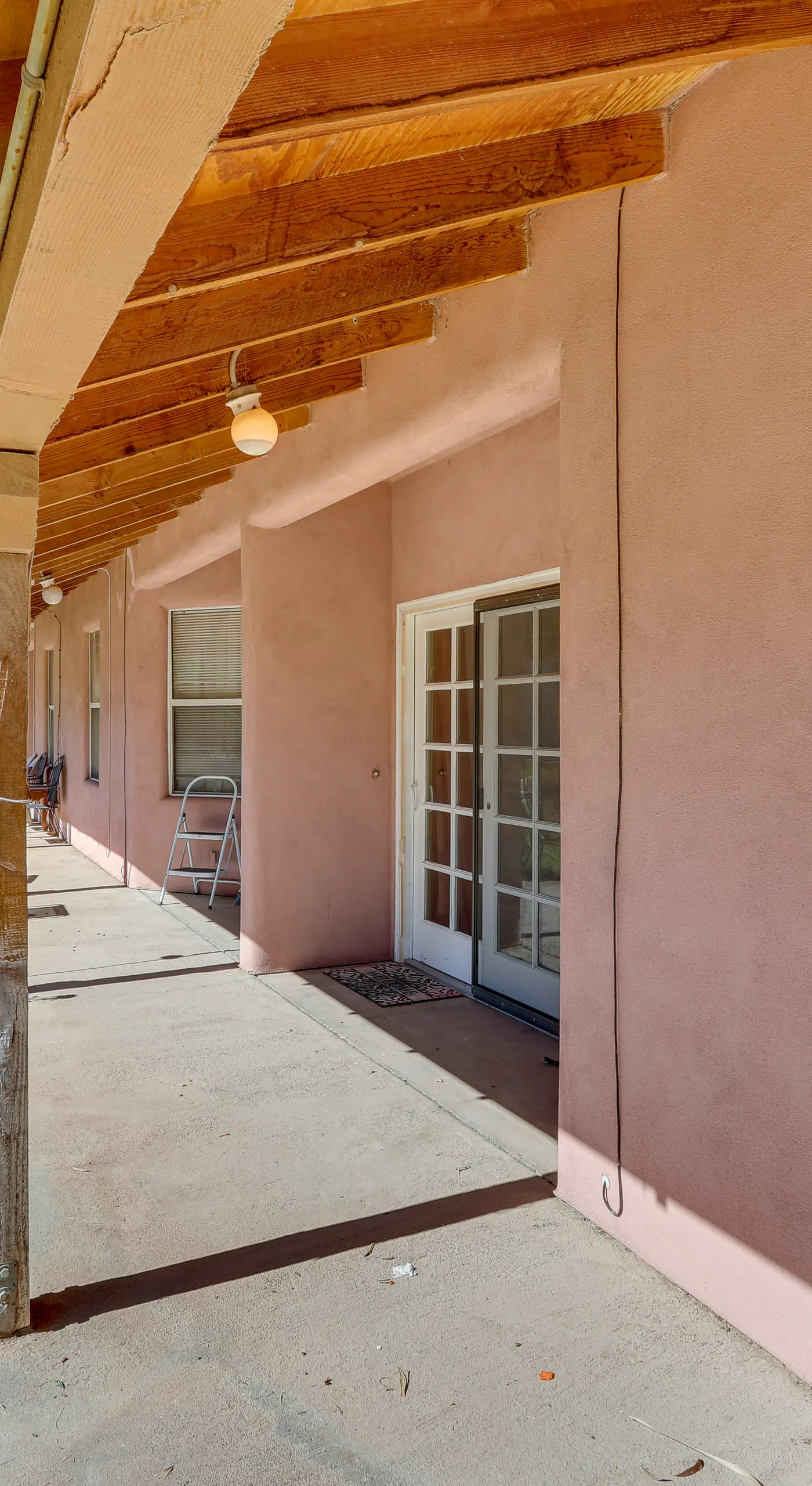 Eloy Retreat w/ Pool Access + Central A/C!