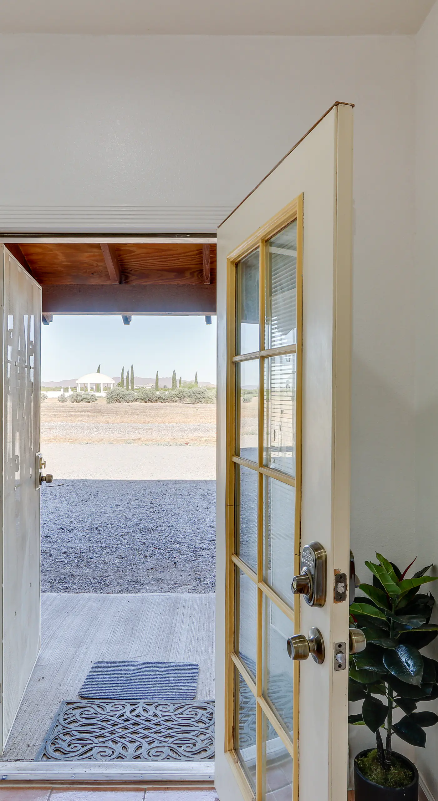 Eloy Retreat w/ Pool Access + Central A/C!