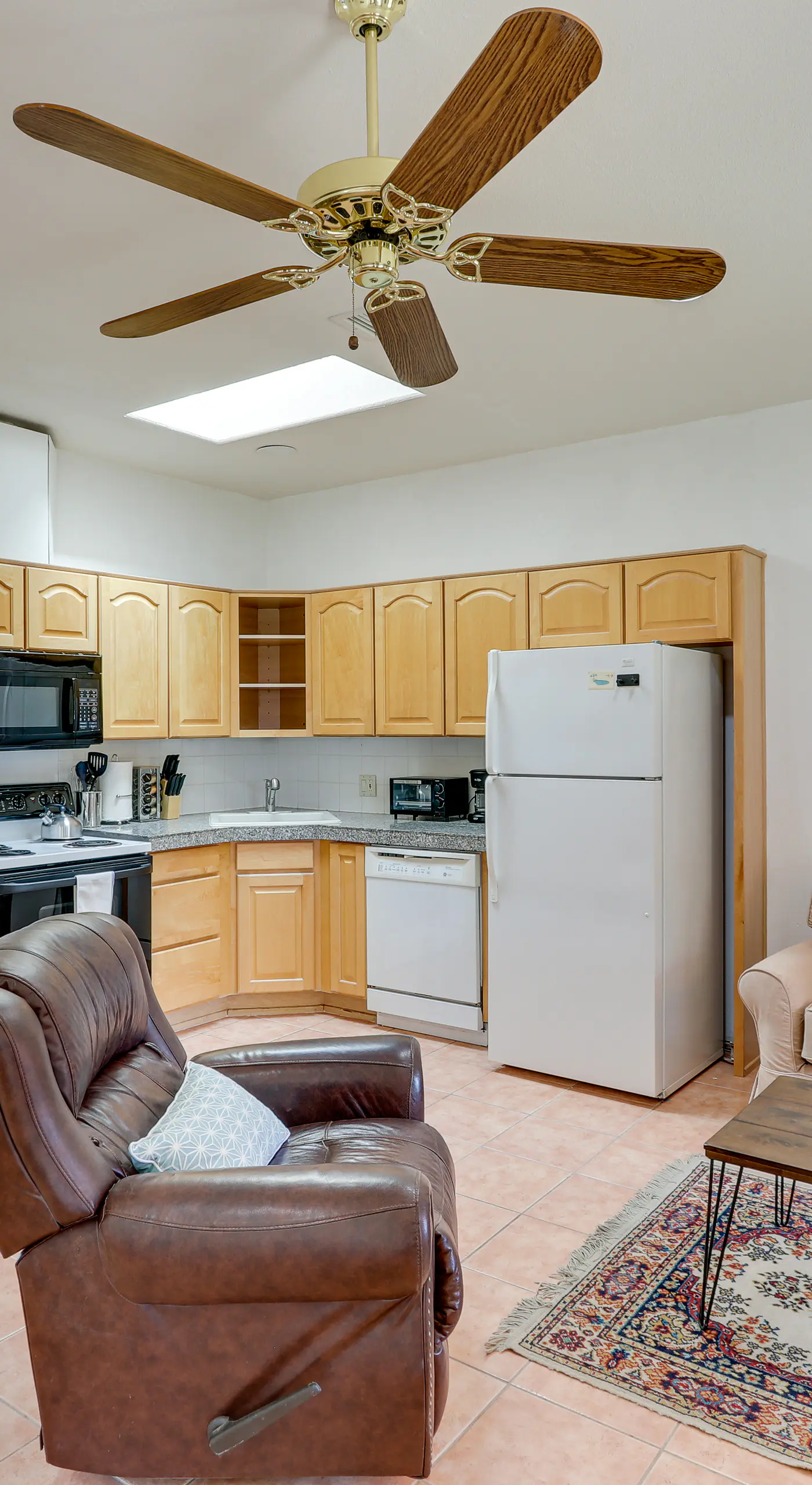 Eloy Retreat w/ Pool Access + Central A/C!