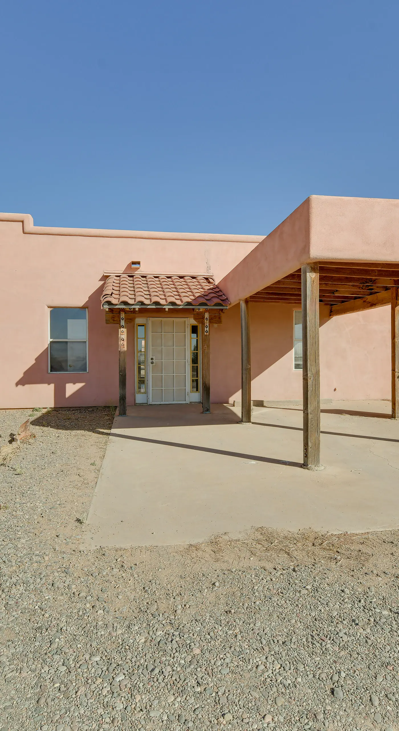 Eloy Vacation Rental w/ Community Pool & Courtyard