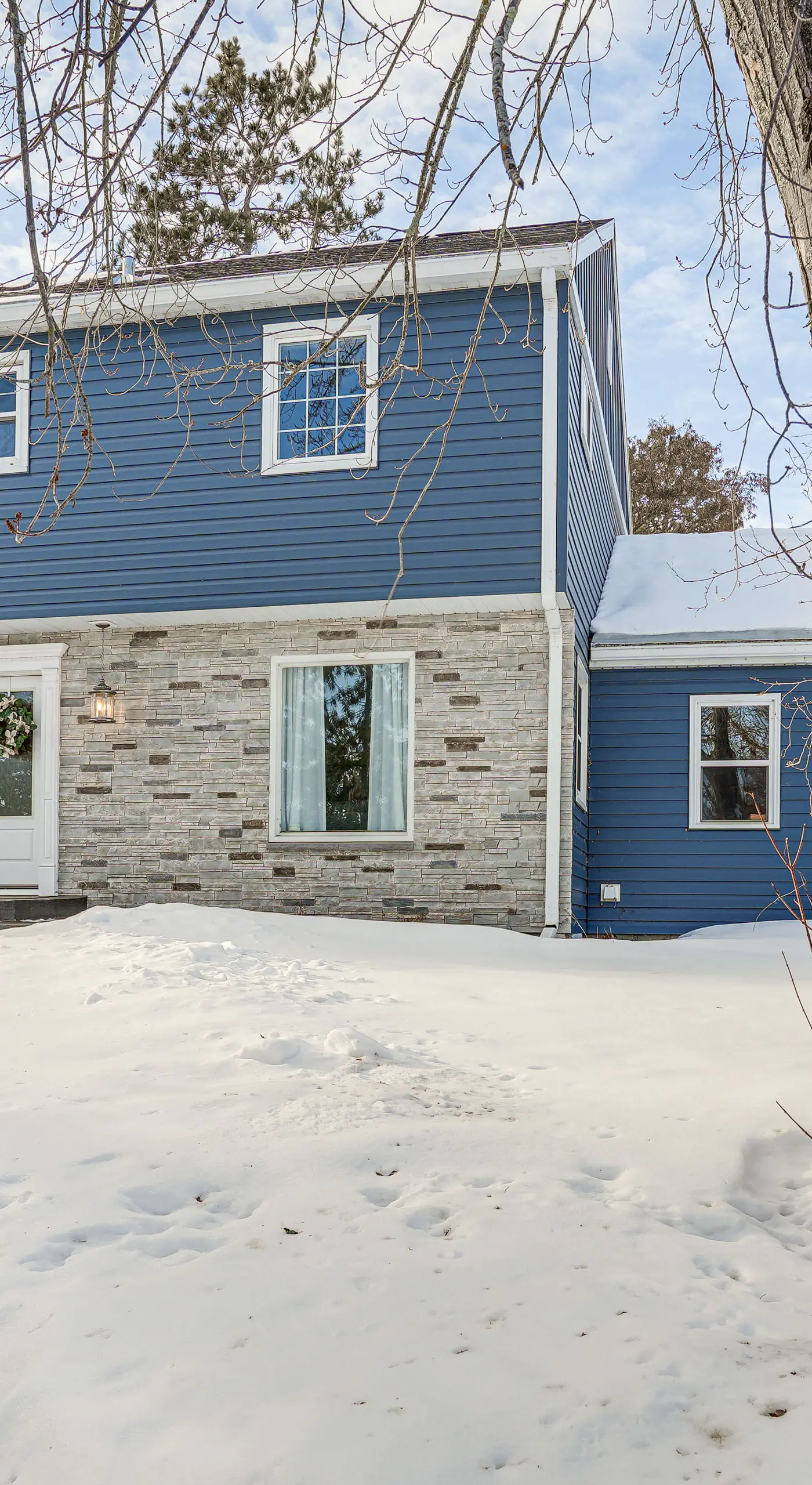 Family Fun on Lake Bemidji! Spacious Home w/ Yard