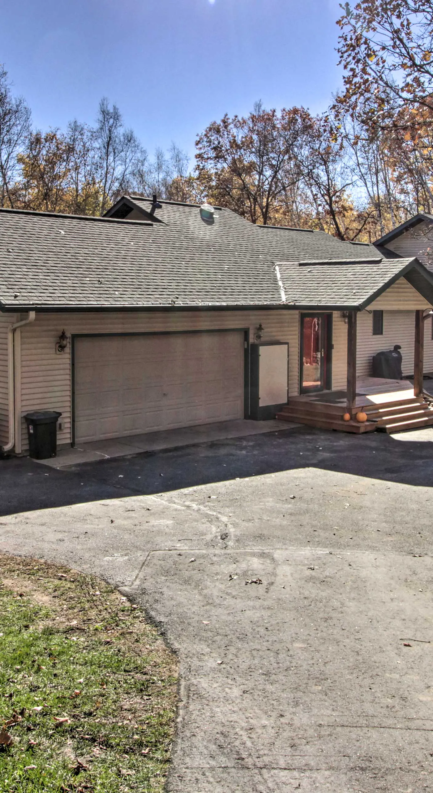 Cabin w/ Fire Pit & Movie Room, 1 Mi to Lake
