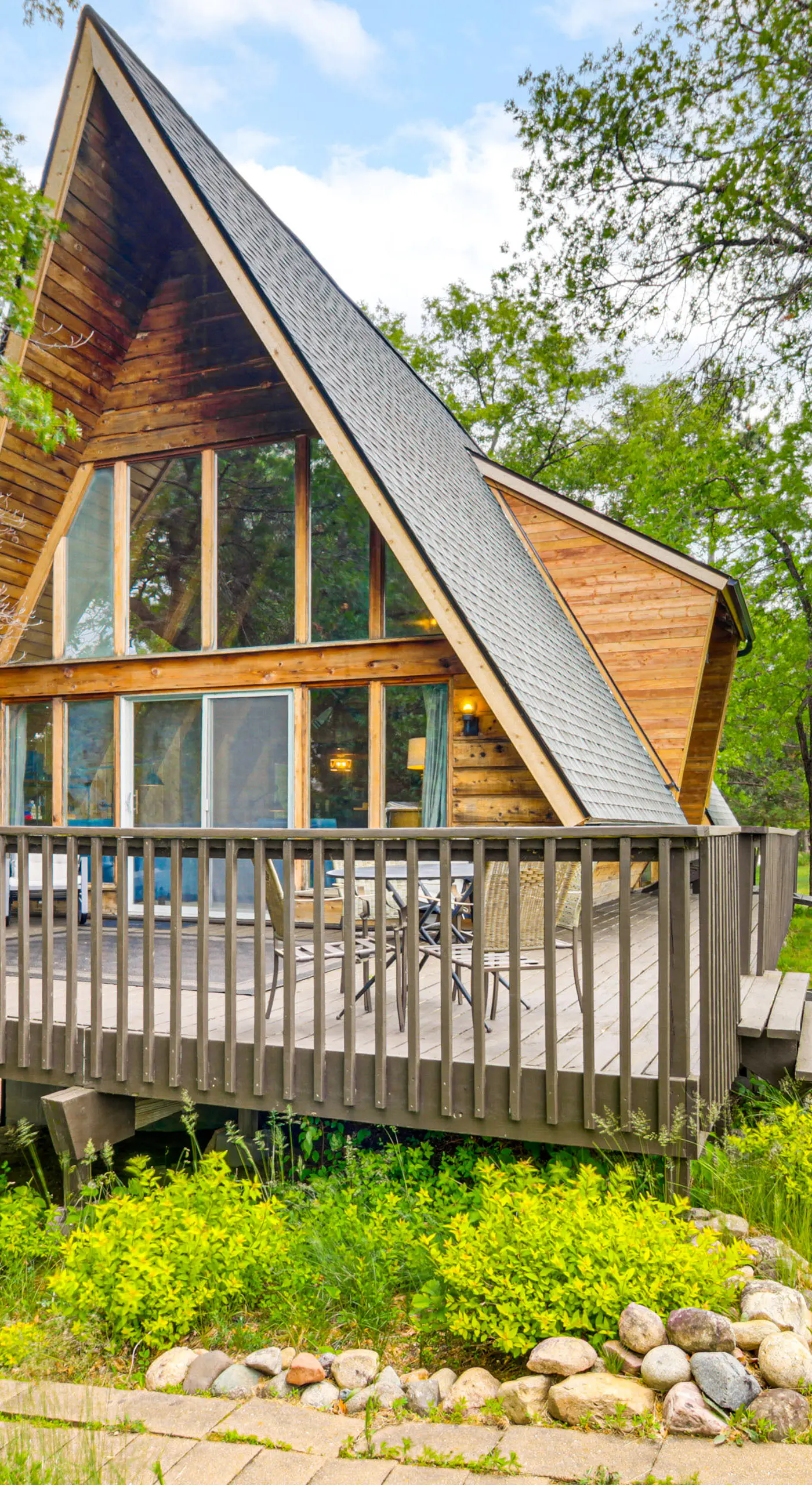 Canal Across Street: Family Cabin in Breezy Point!