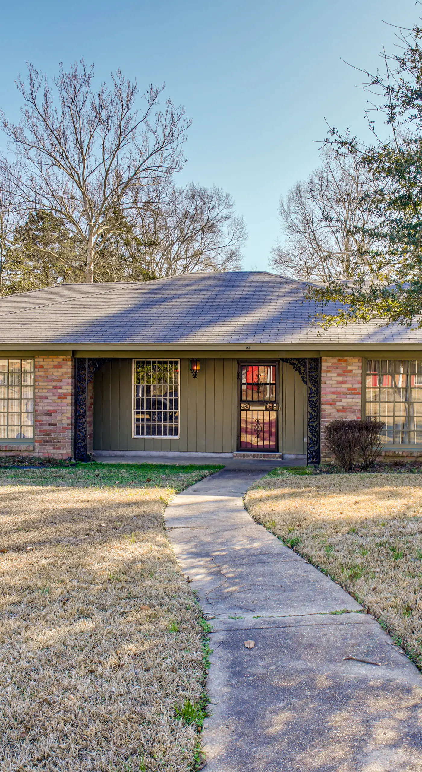 Family Home w/ Yard - 5 Mi to Jackson State Campus