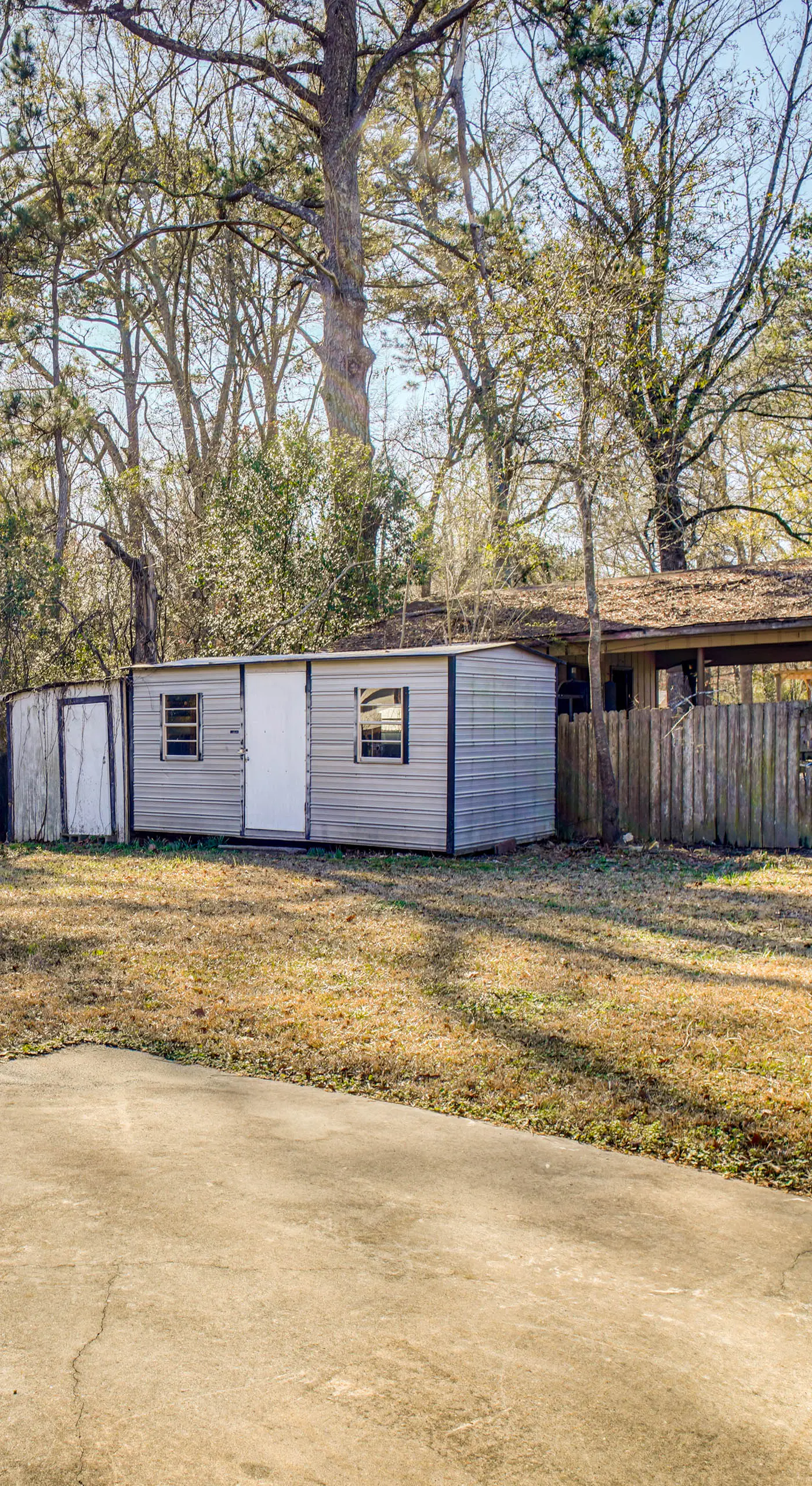 Family Home w/ Yard - 5 Mi to Jackson State Campus