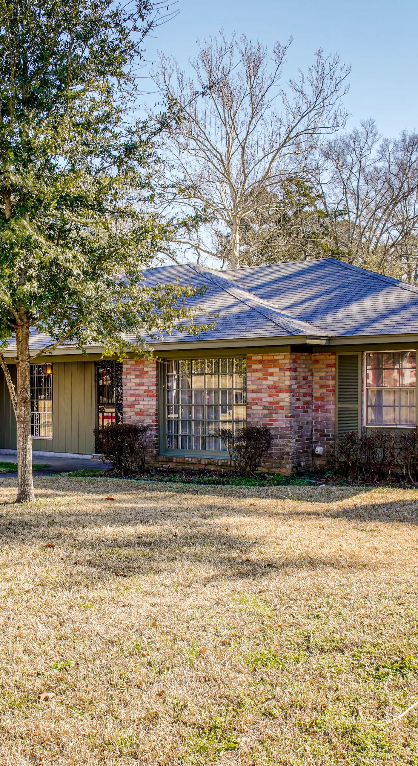 Family Home w/ Yard - 5 Mi to Jackson State Campus