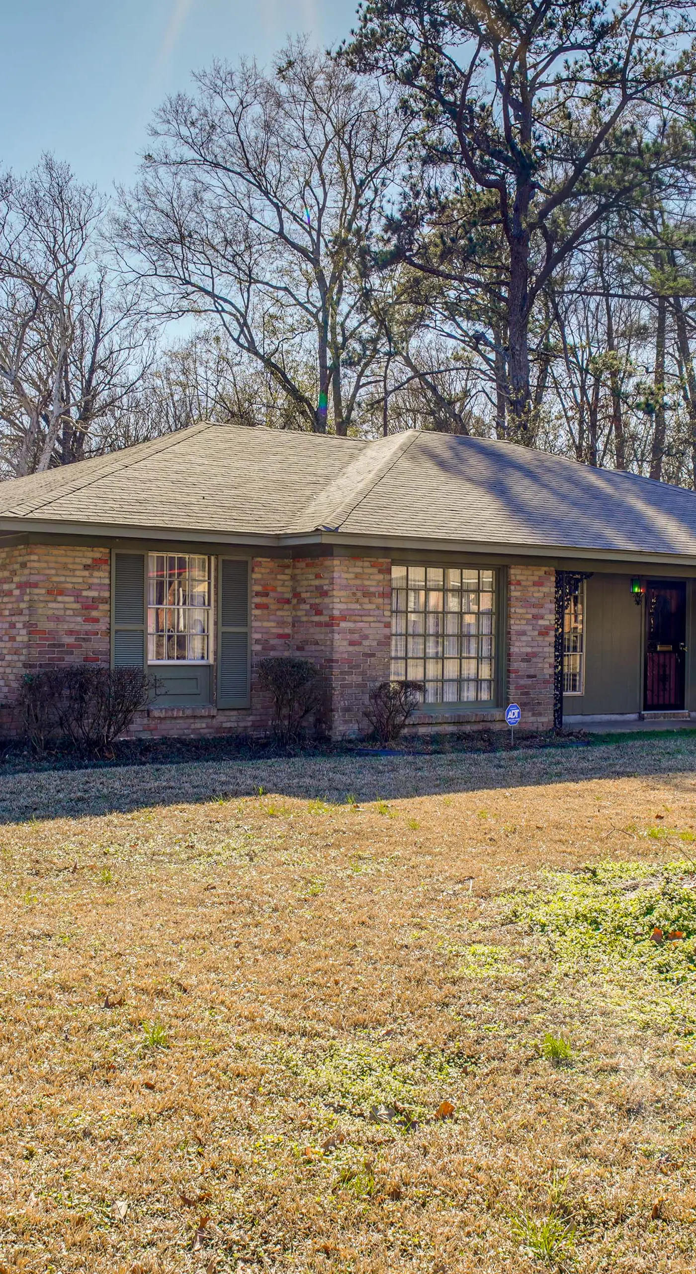 Family Home w/ Yard - 5 Mi to Jackson State Campus