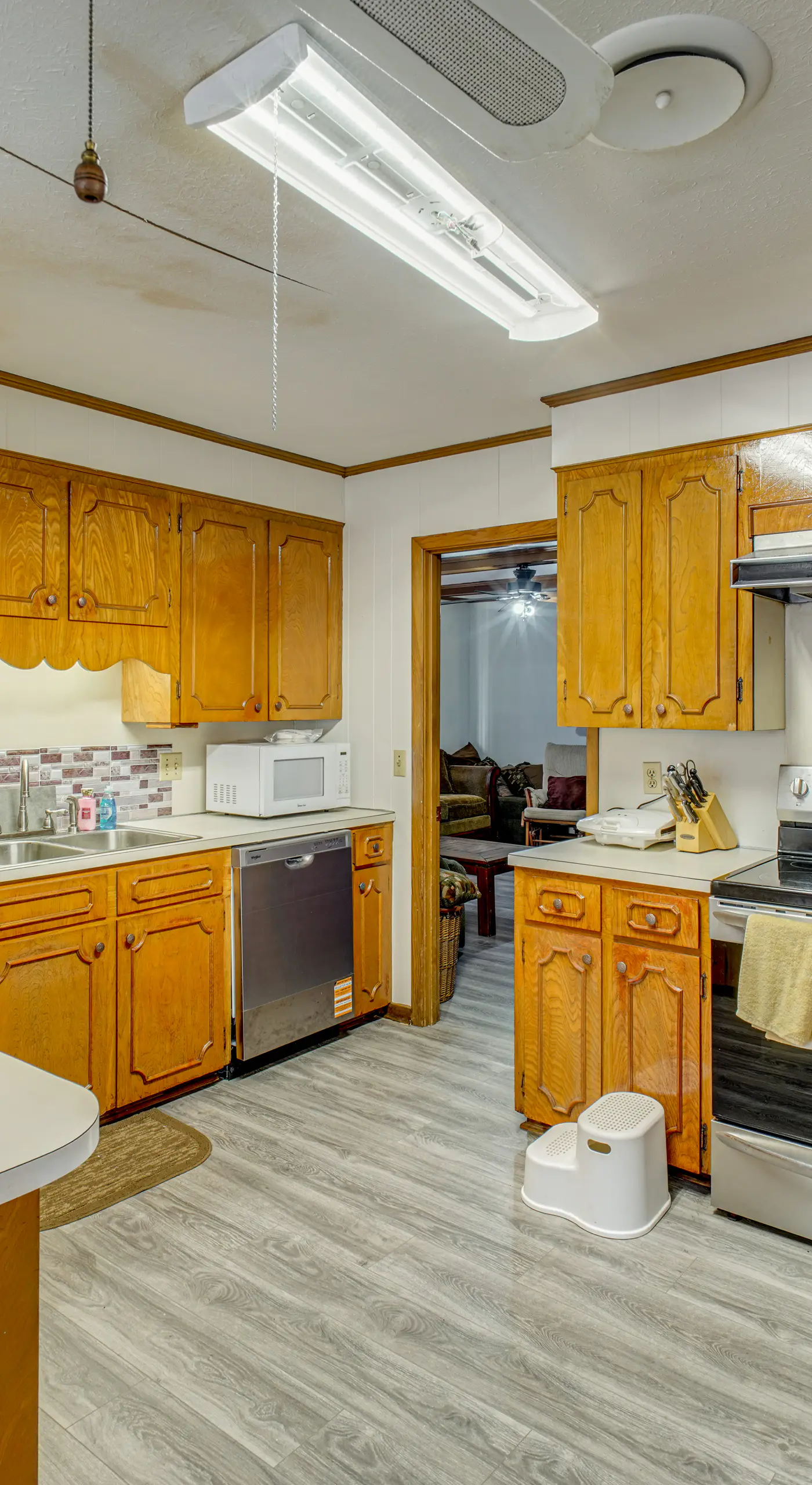 Family Home w/ Yard - 5 Mi to Jackson State Campus