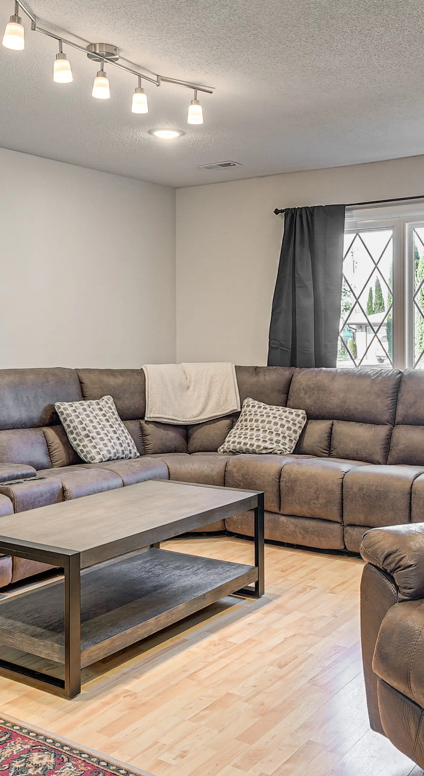 Explore Lincoln! Pet-Friendly Retreat w/ Patio
