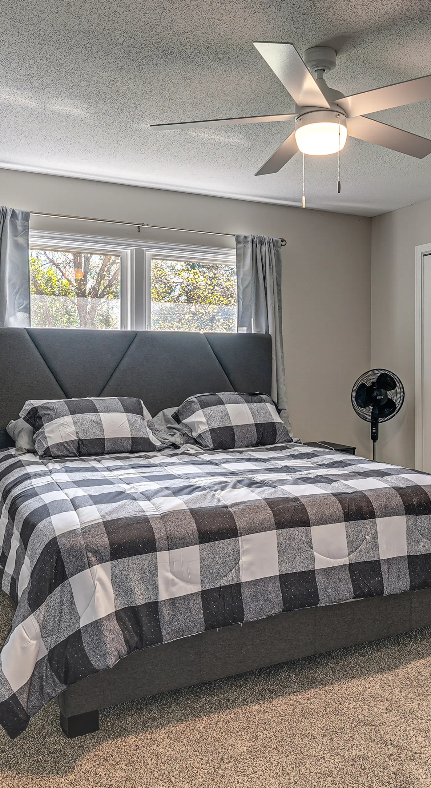 Explore Lincoln! Pet-Friendly Retreat w/ Patio