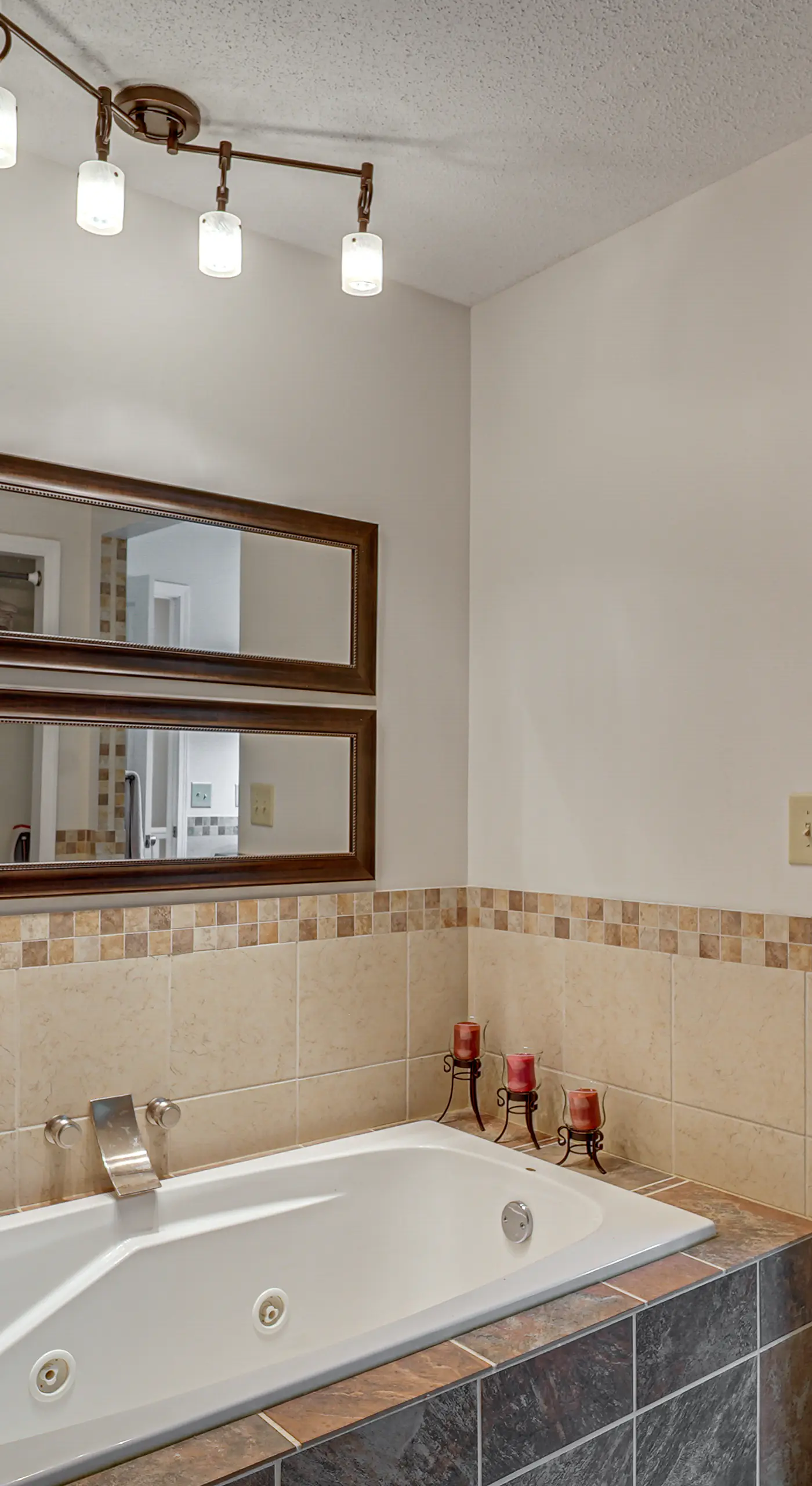 Explore Lincoln! Pet-Friendly Retreat w/ Patio