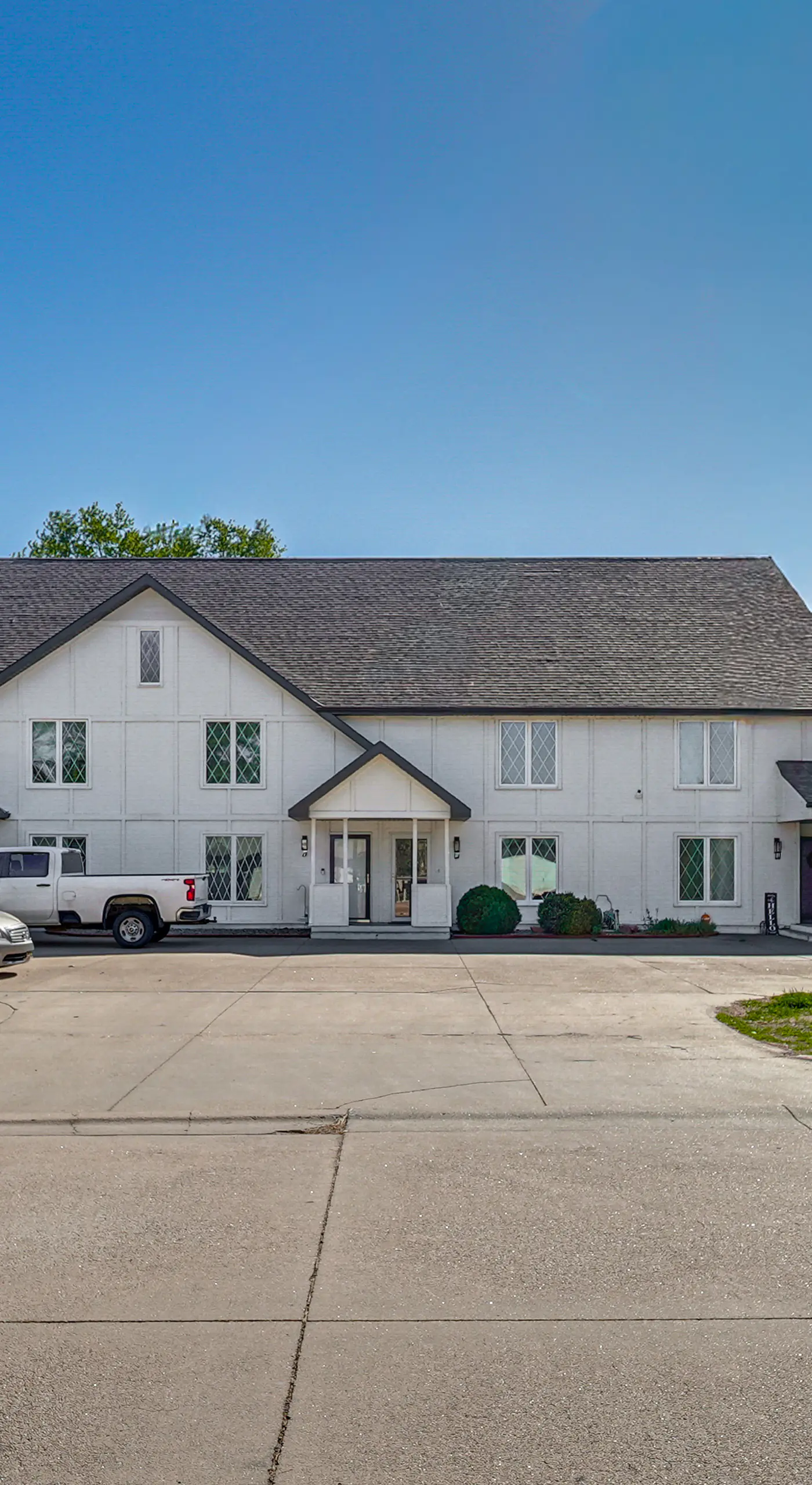 Explore Lincoln! Pet-Friendly Retreat w/ Patio