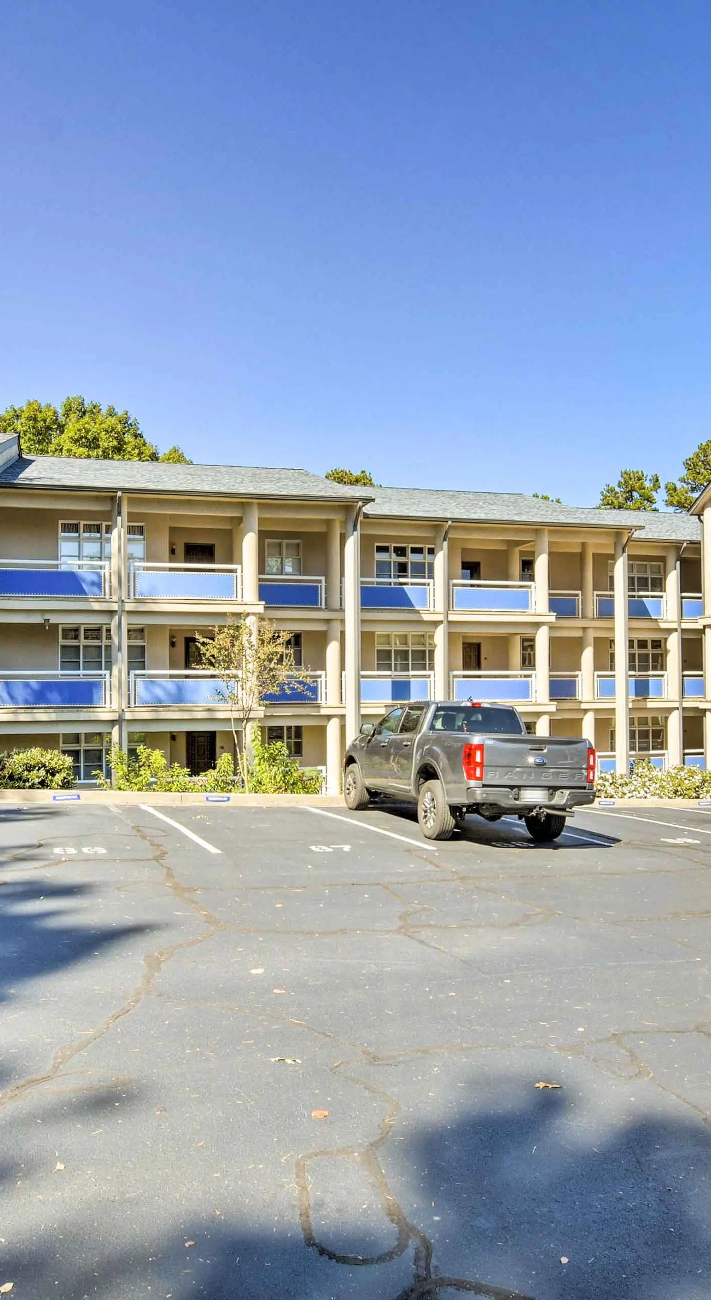 Keowee Keys Condo w/ Resort Amenities Access!