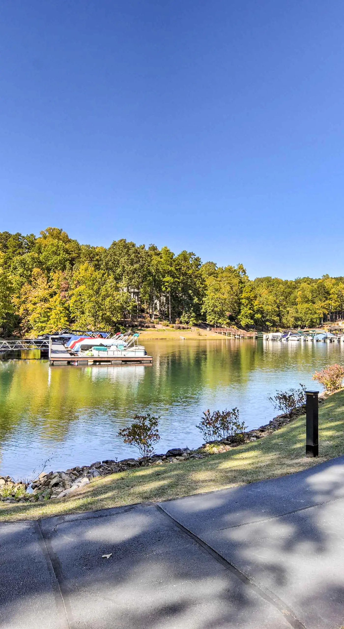 Keowee Keys Condo w/ Resort Amenities Access!