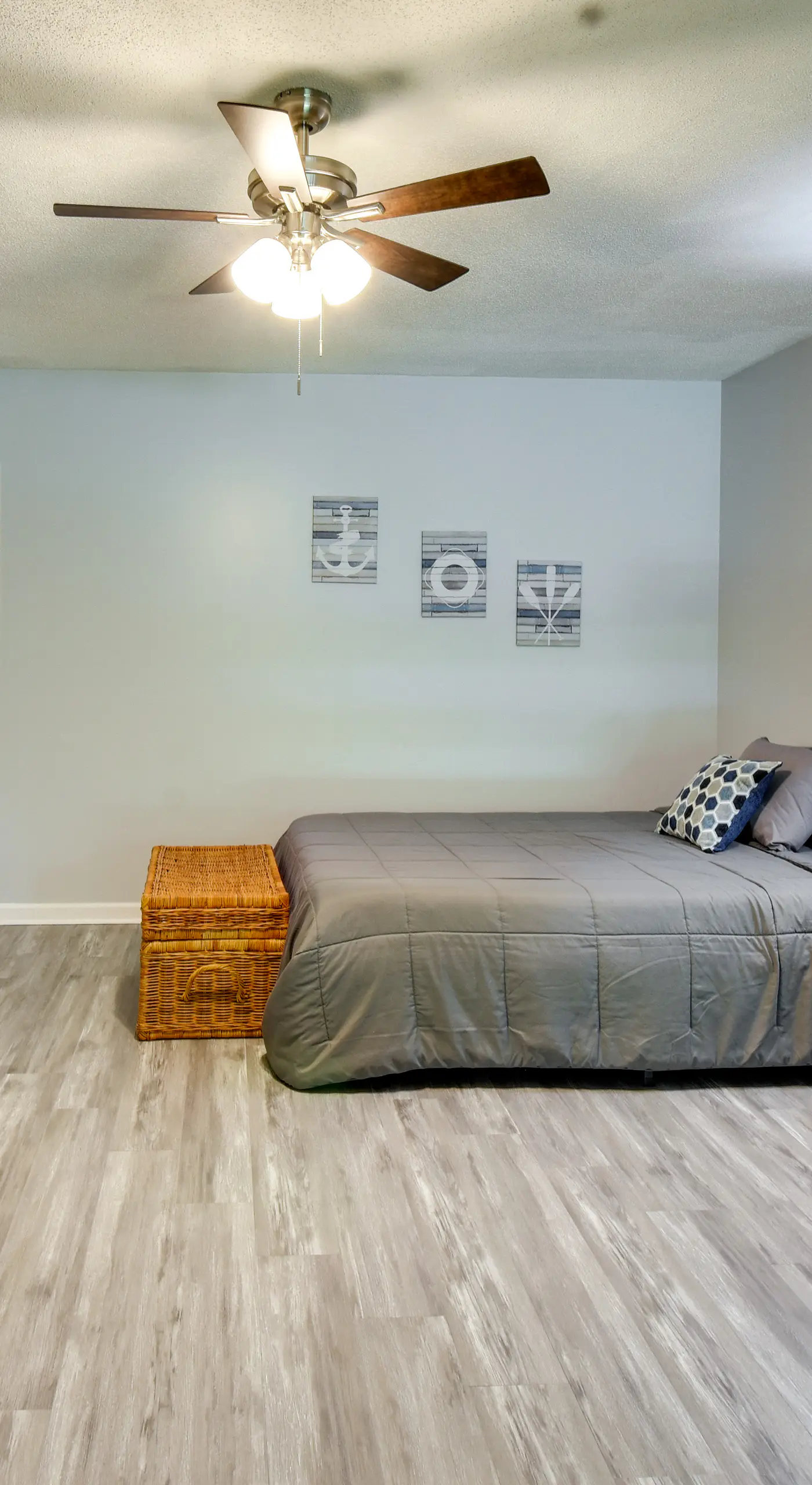 Walk to Lake Keowee: Salem Townhome w/ Deck
