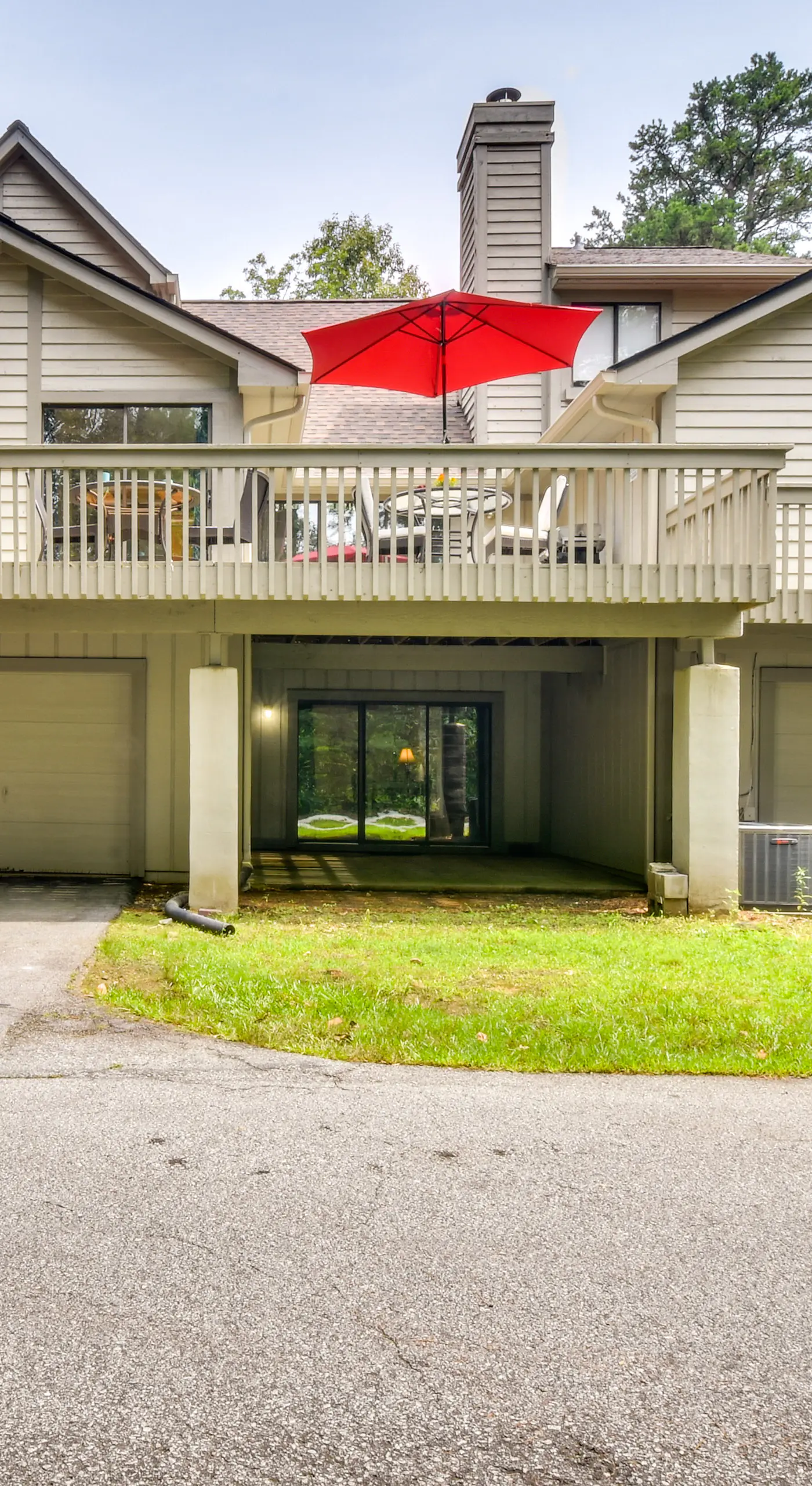 Walk to Lake Keowee: Salem Townhome w/ Deck