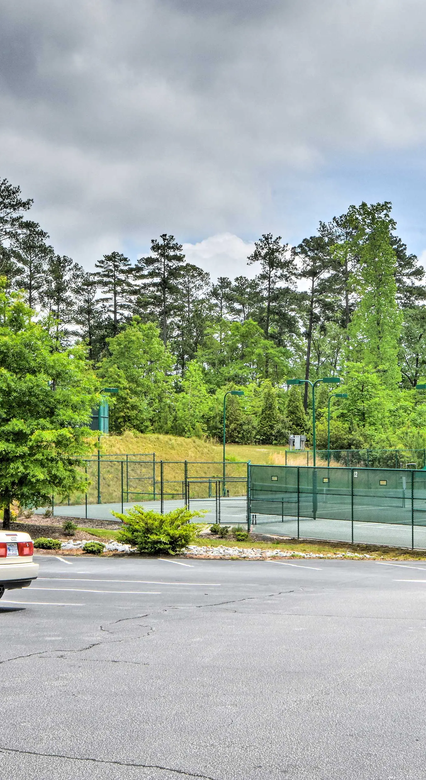 Walk to Lake Keowee: Salem Townhome w/ Deck