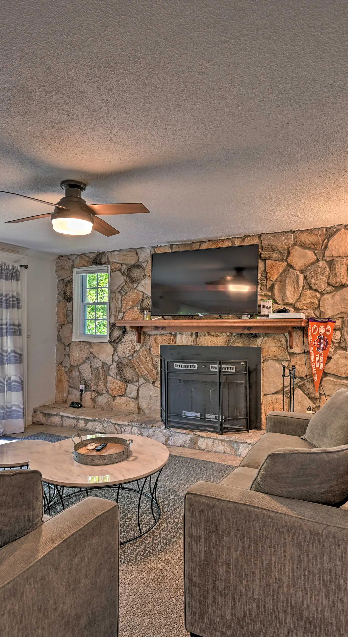 Chic House w/ Private Dock on Lake Hartwell!
