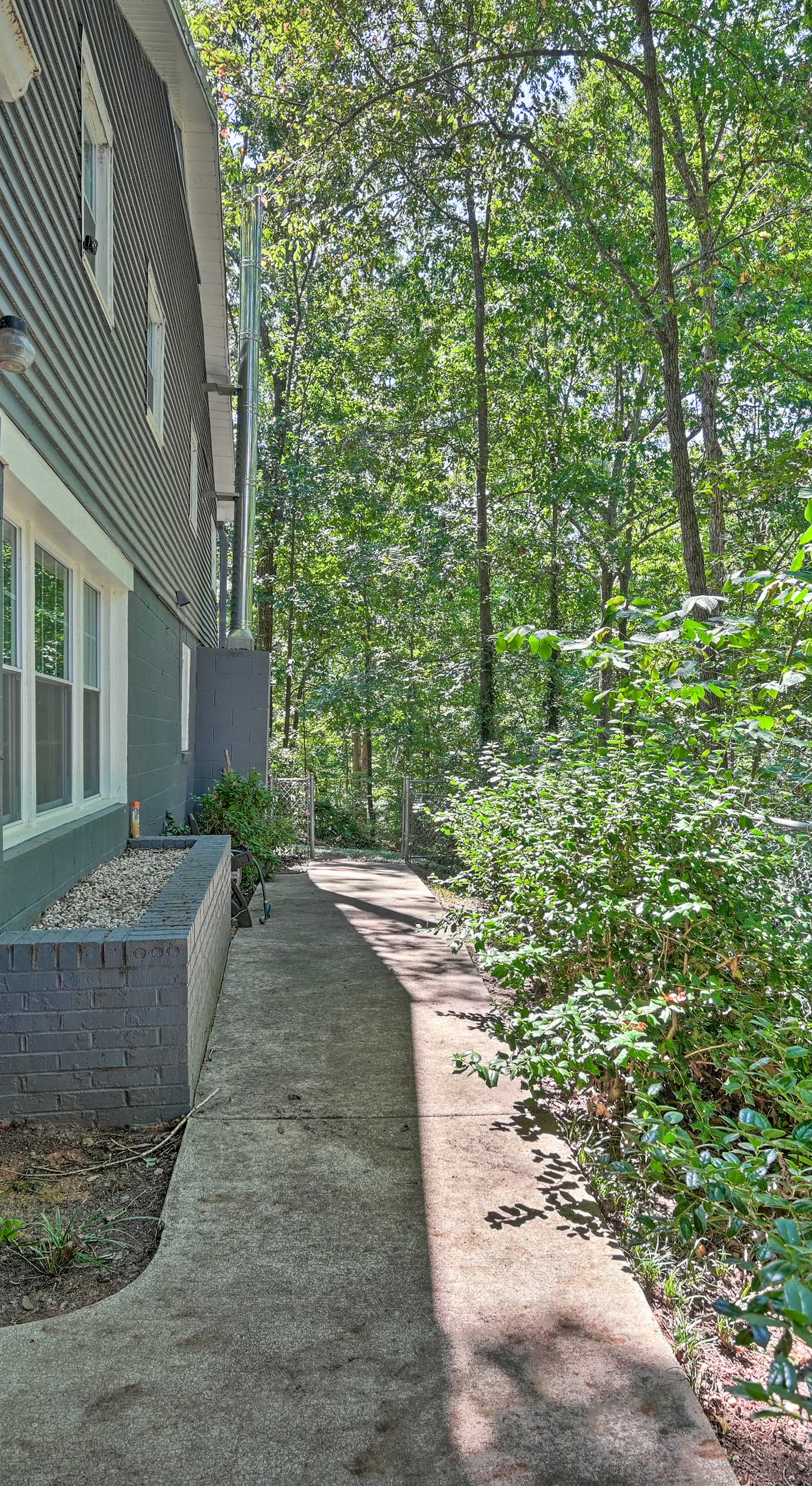 Chic House w/ Private Dock on Lake Hartwell!