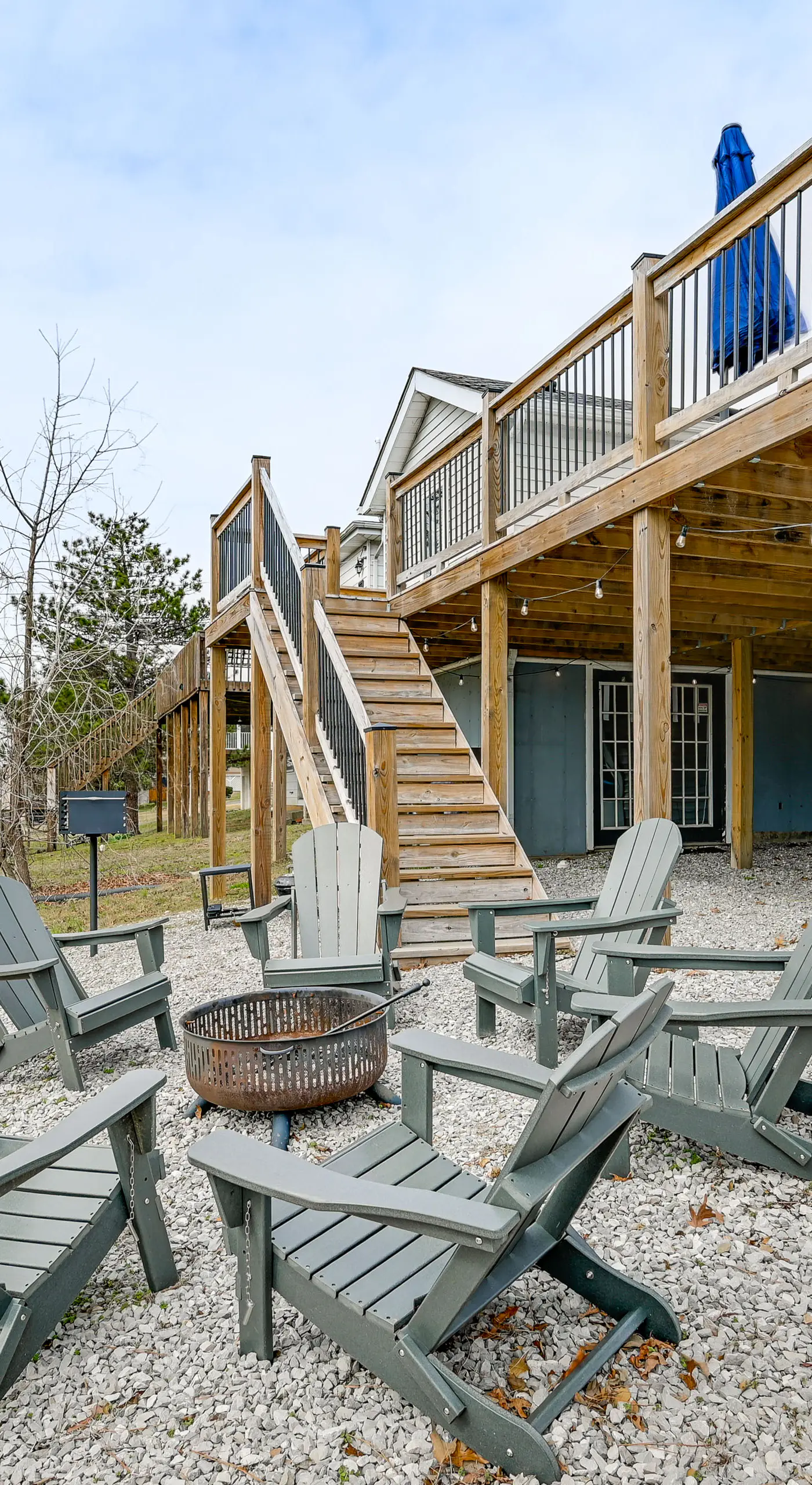 Lake Days & Fireside Nights! Updated Burnside Home