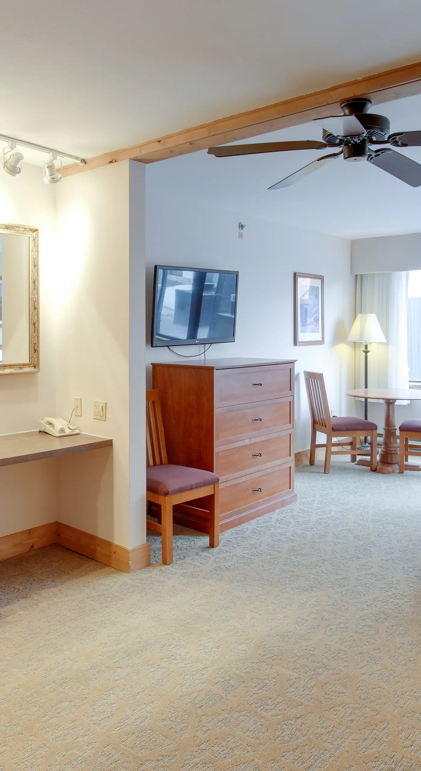 Ski-In/Ski-Out Crested Butte Studio w/ Pool Access