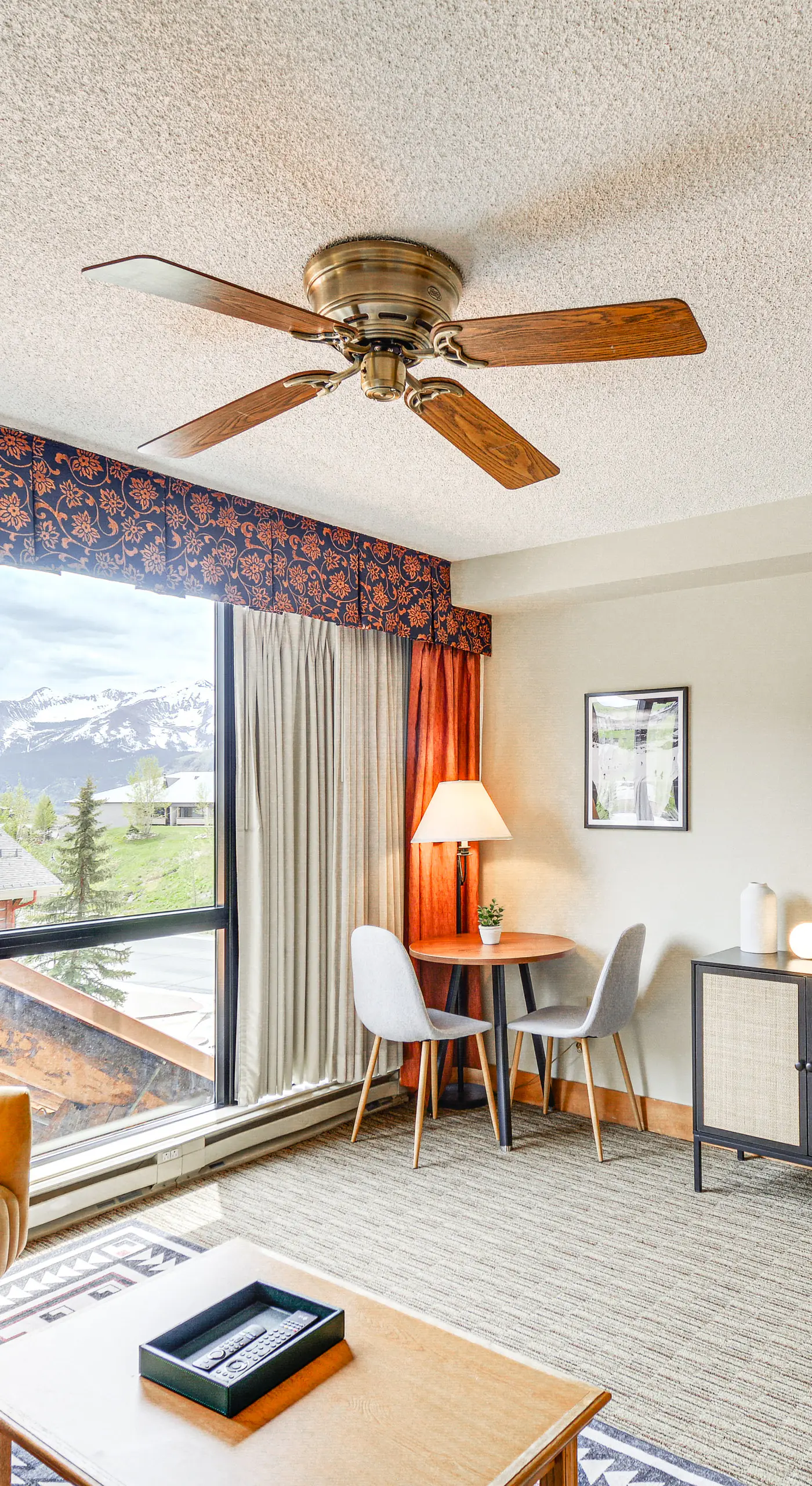 Crested Butte Studio w/ Hot Tub: Walk to Slopes!