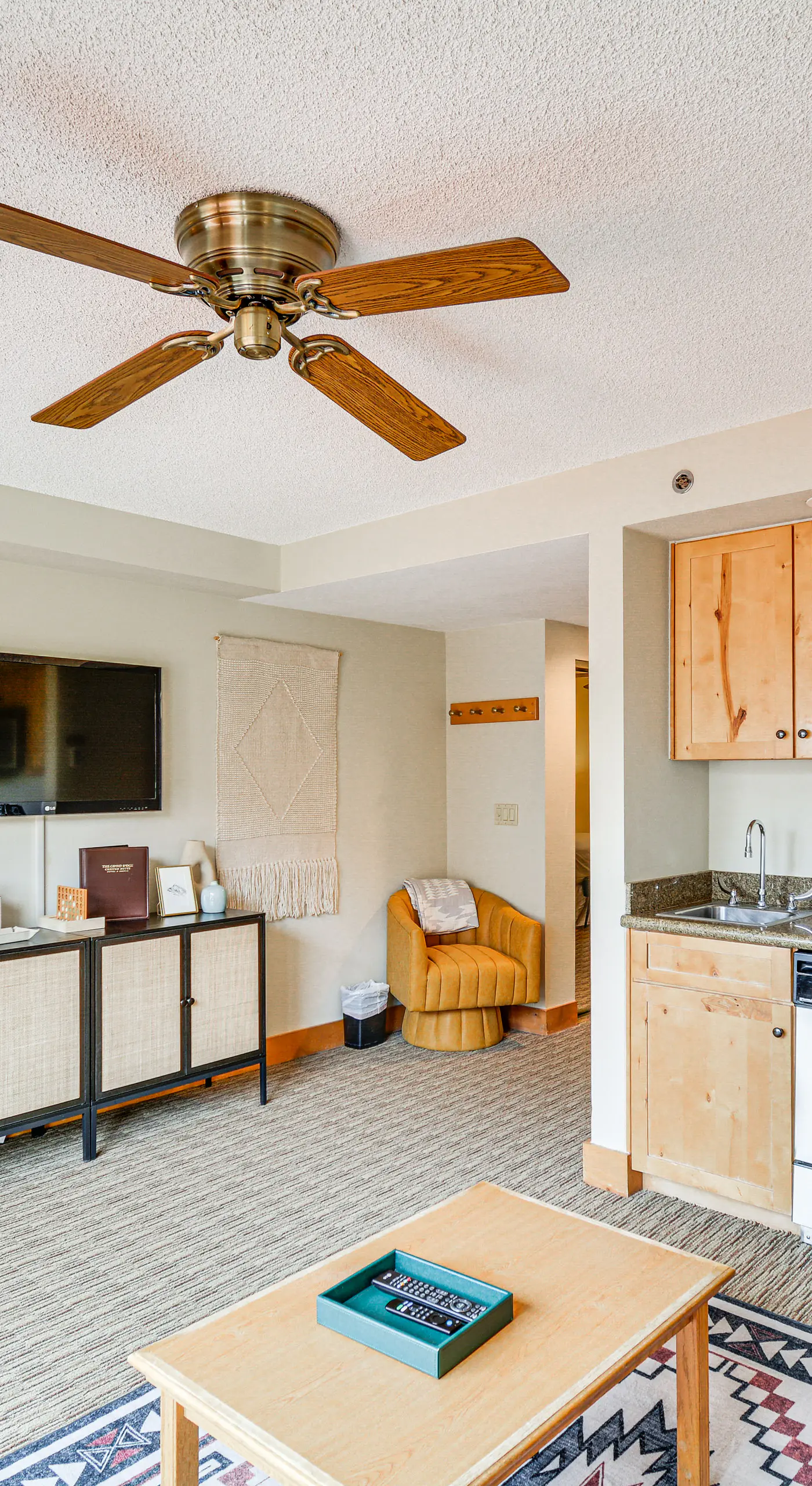 Crested Butte Studio w/ Hot Tub: Walk to Slopes!