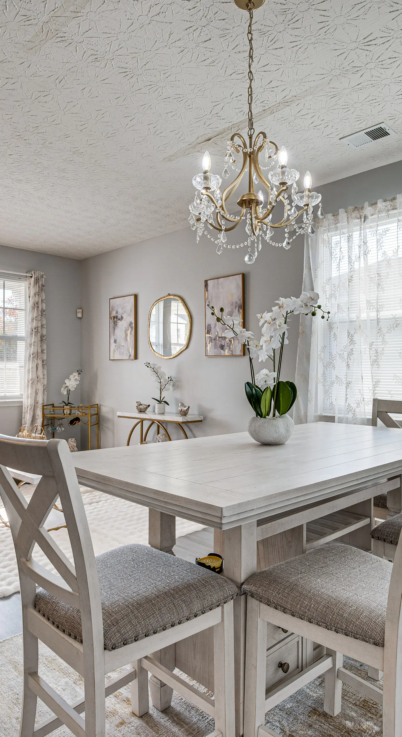 Atlanta Luxe: Elegant Group Retreat & Social Hub