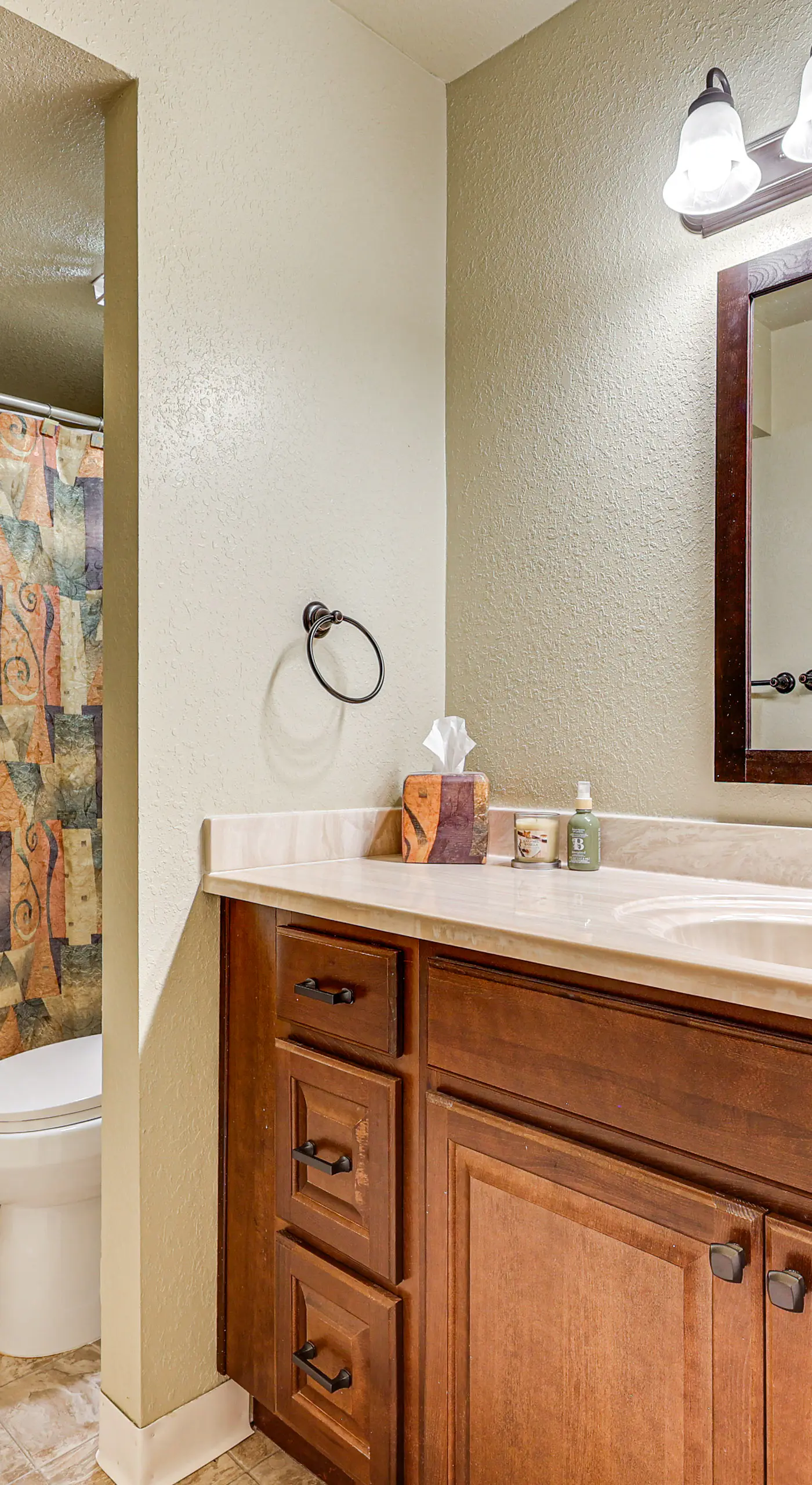 Community Pool & Gym: Apt 5 Mi to Laughlin Casinos