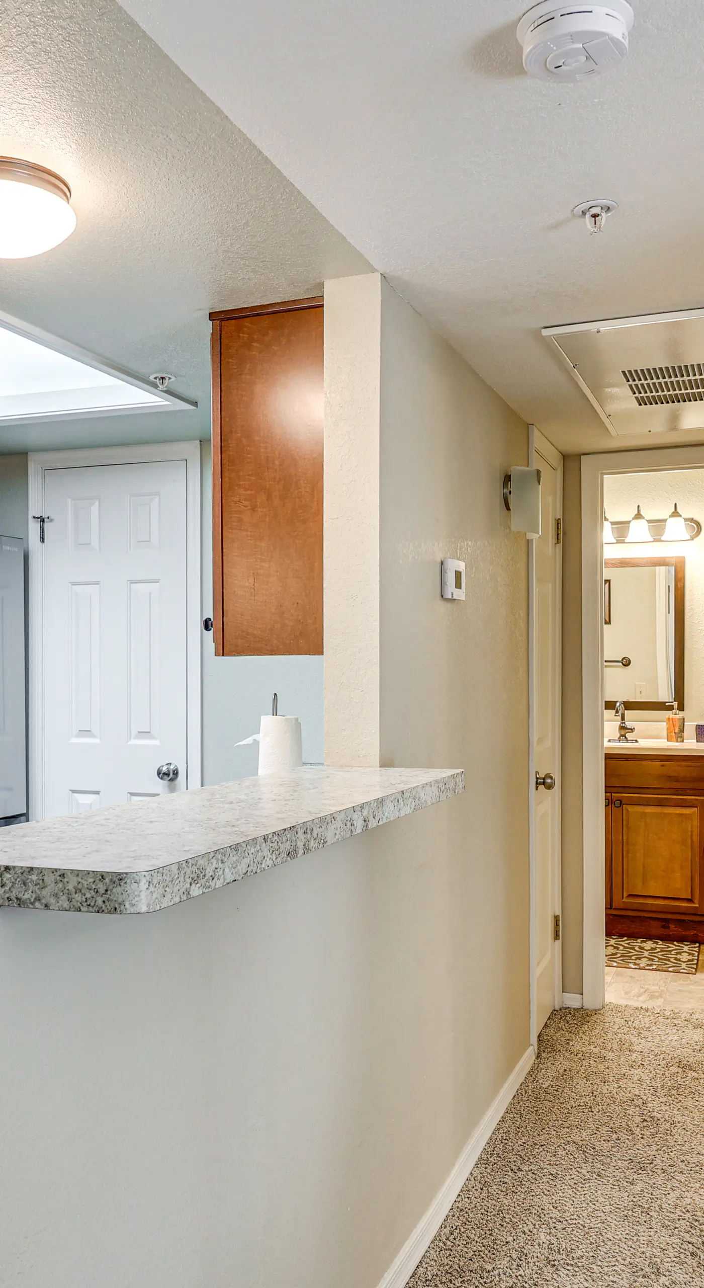 Community Pool & Gym: Apt 5 Mi to Laughlin Casinos