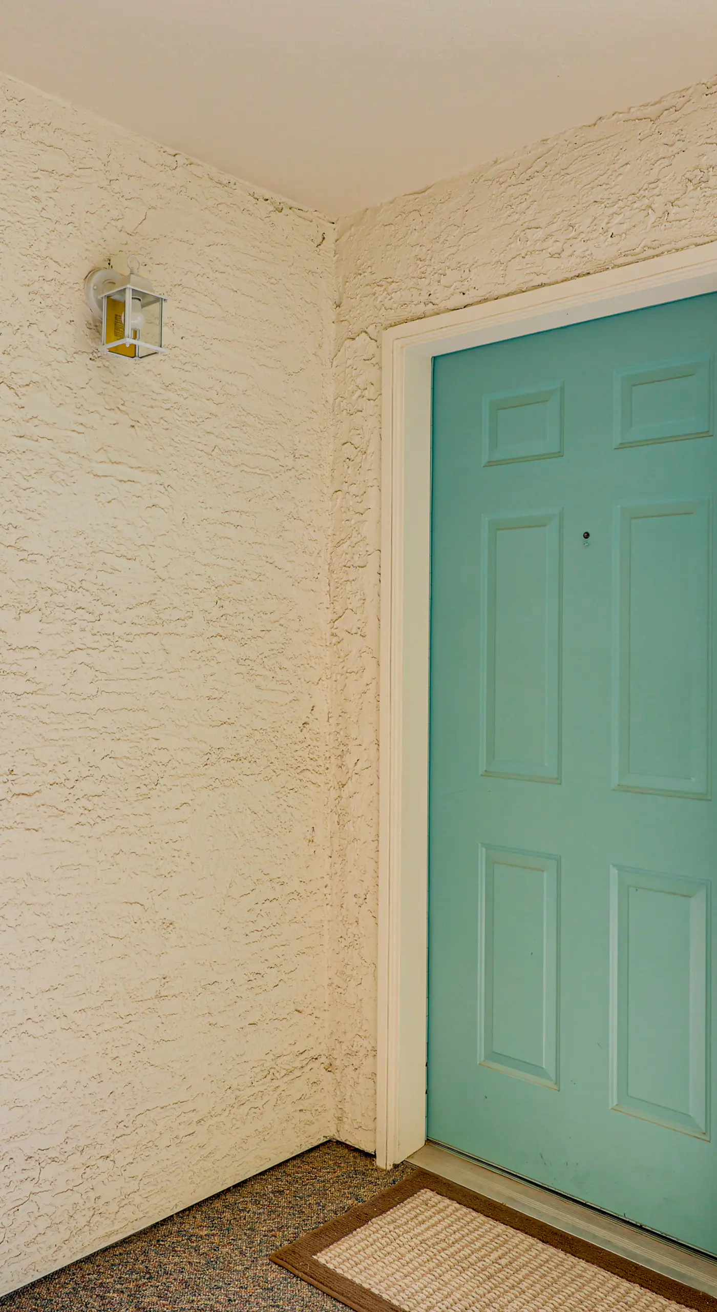 Community Pool & Gym: Apt 5 Mi to Laughlin Casinos