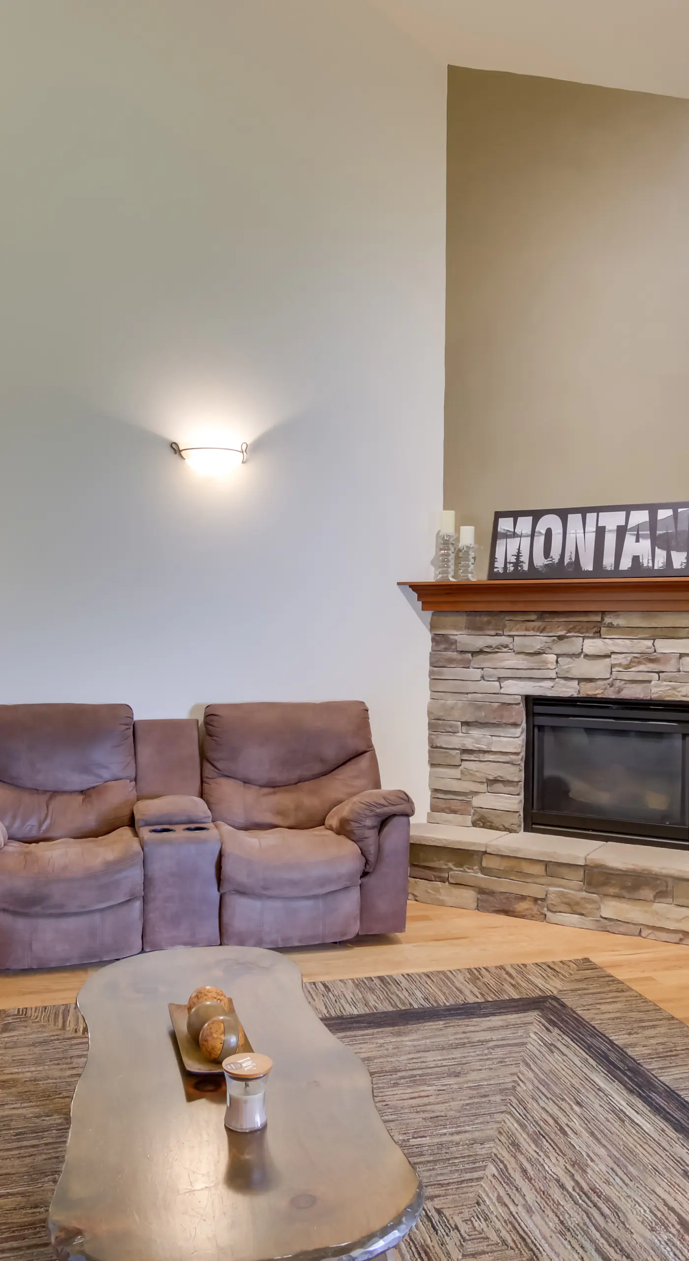 2 Mi to Hot Springs! Group Getaway in Bozeman