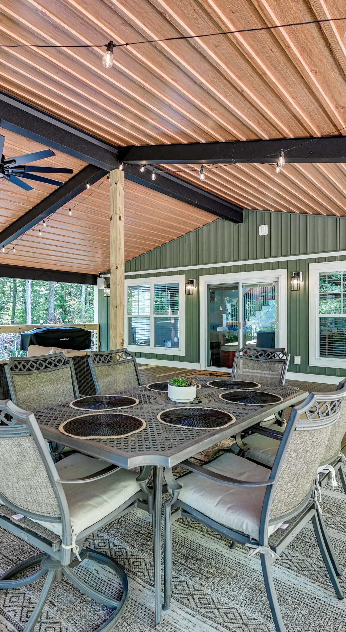 Luxe Kentucky Cabin Rental ~ 36 Mi to Mammoth Cave