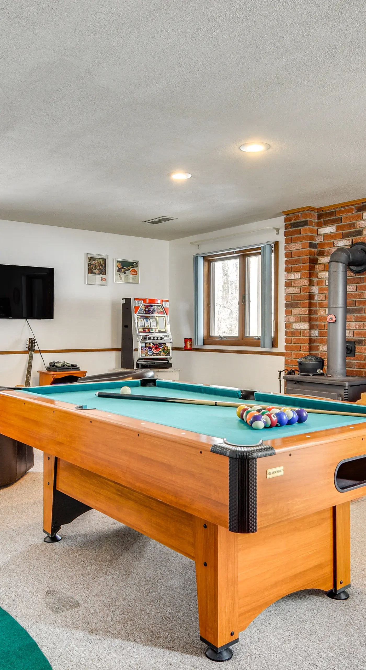 Ski, Game & Grill: Family Retreat in Glen