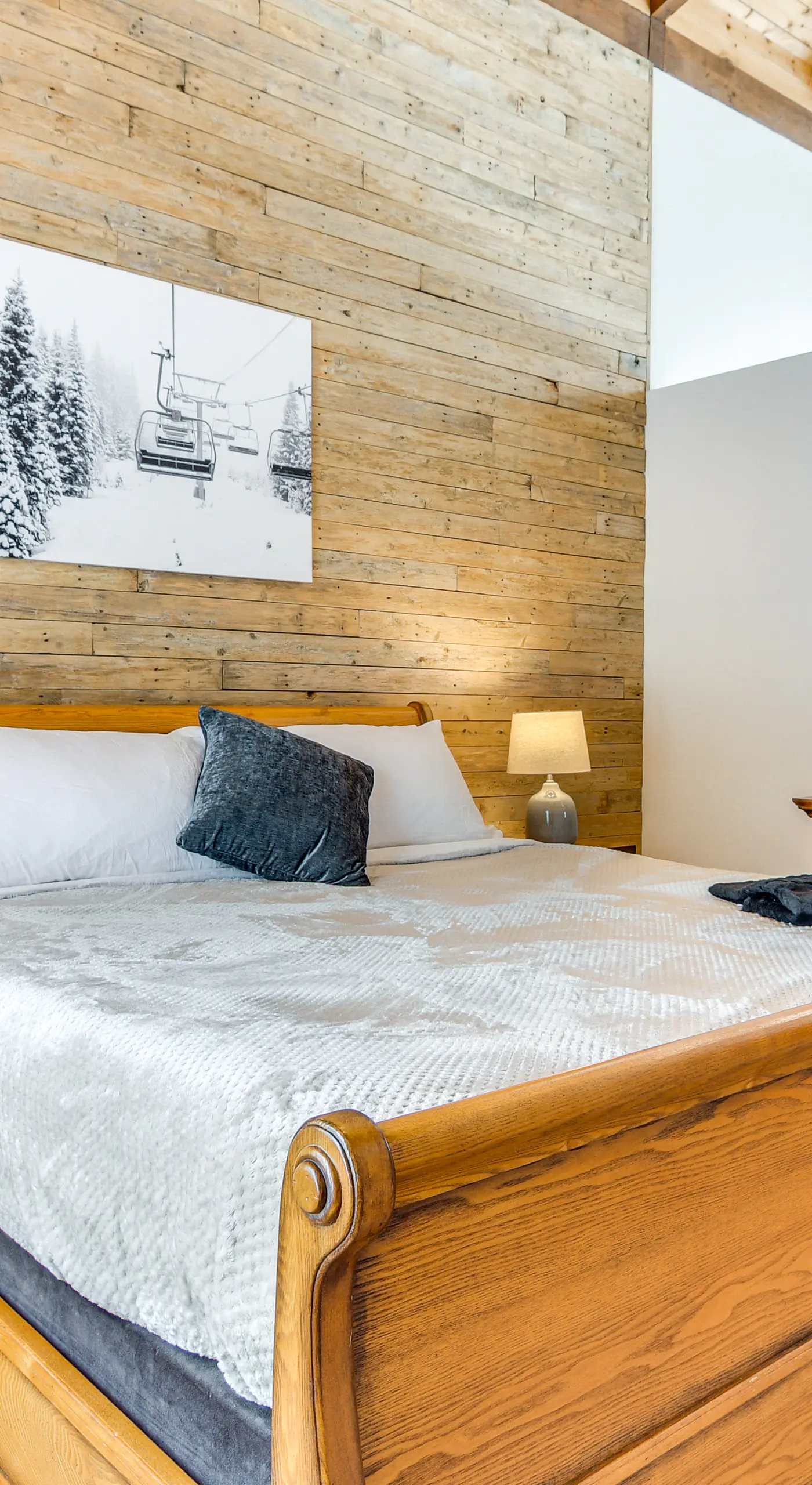 Ski, Game & Grill: Family Retreat in Glen