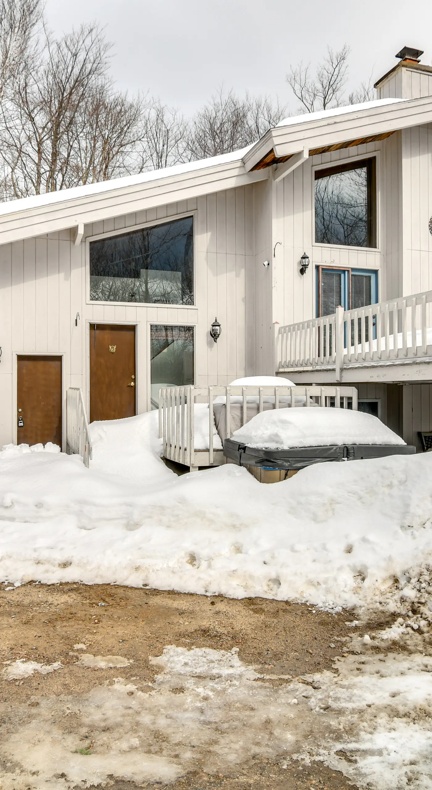 Ski, Game & Grill: Family Retreat in Glen