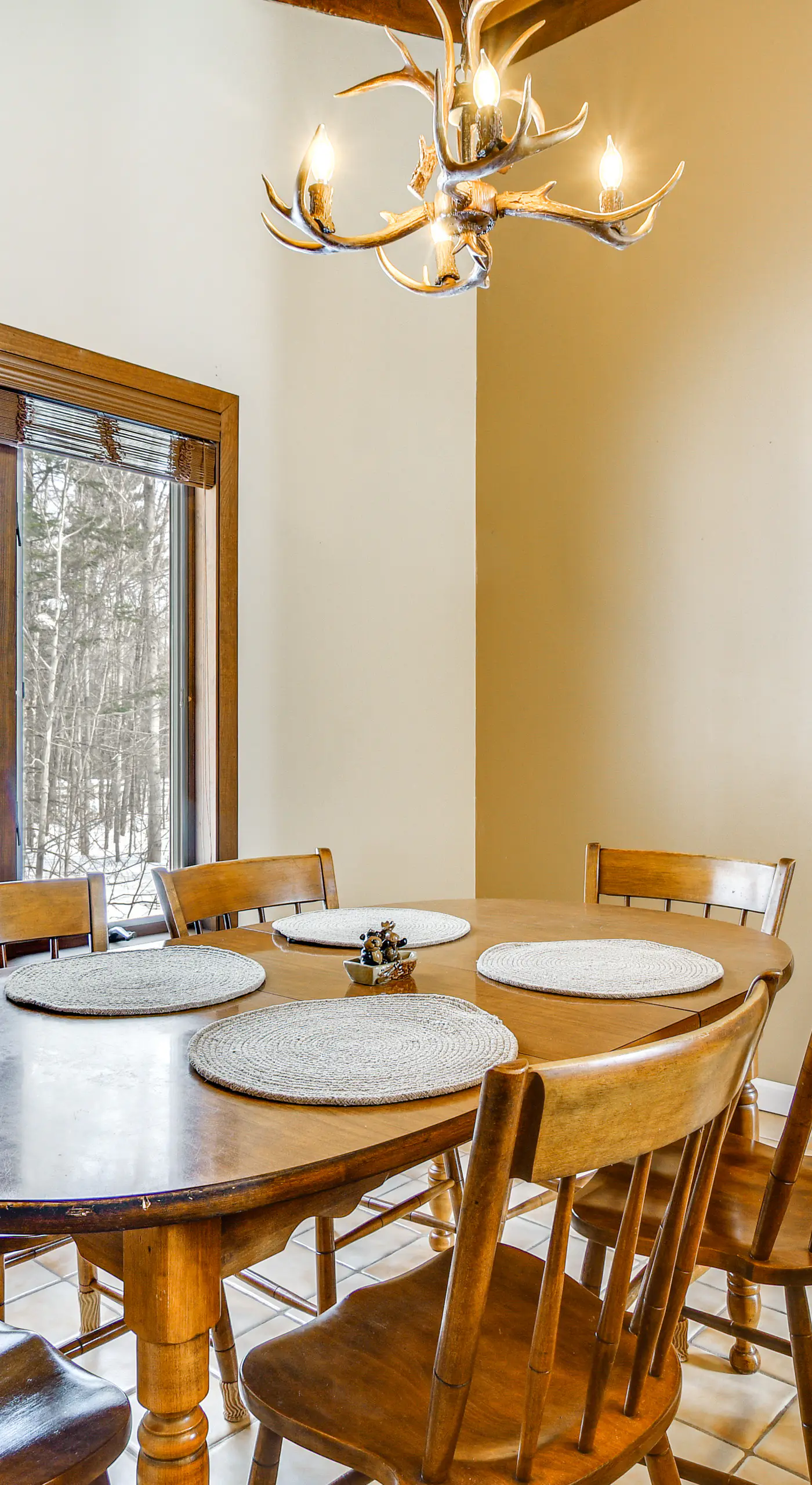 Ski, Game & Grill: Family Retreat in Glen