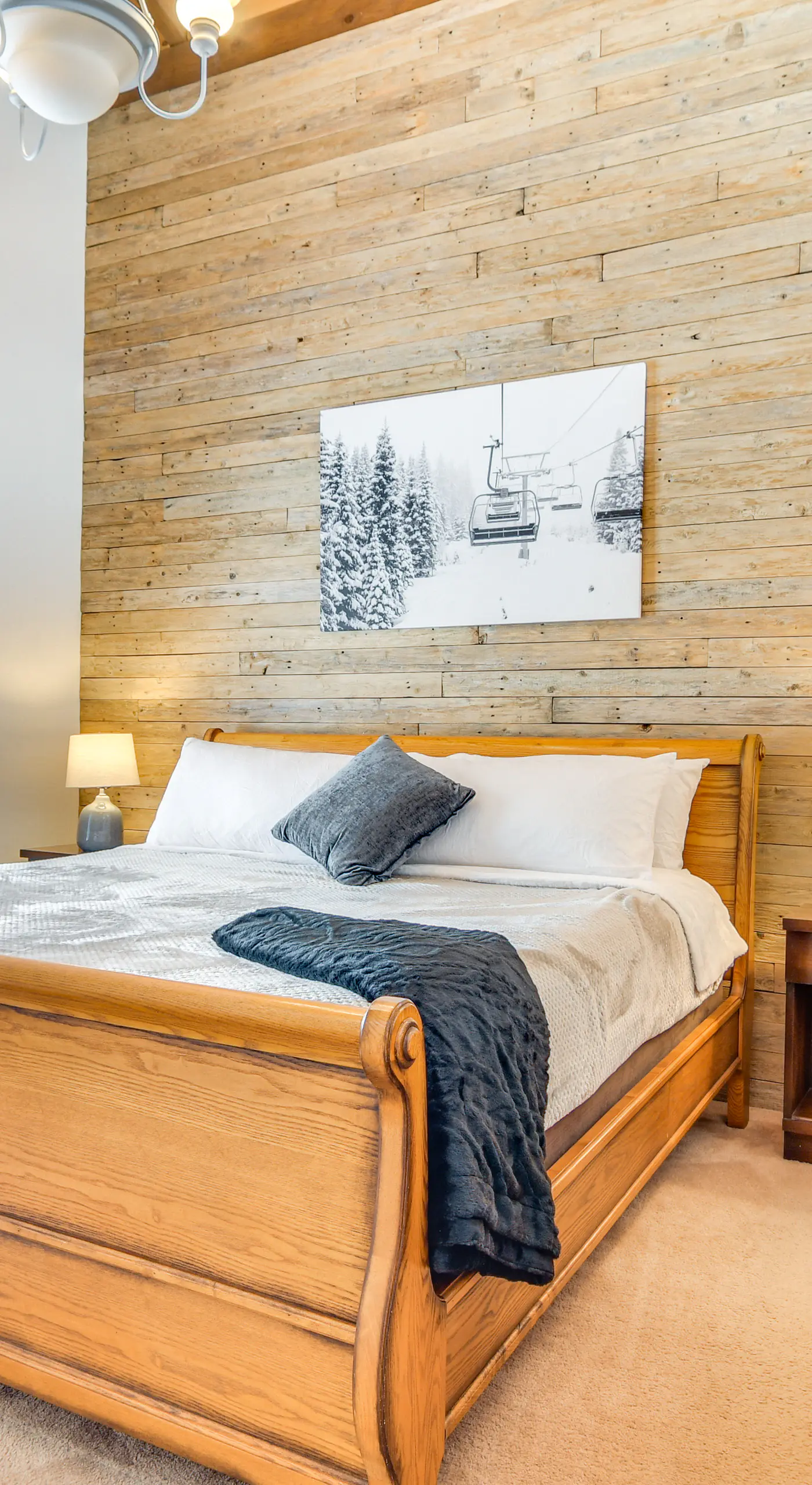 Ski, Game & Grill: Family Retreat in Glen