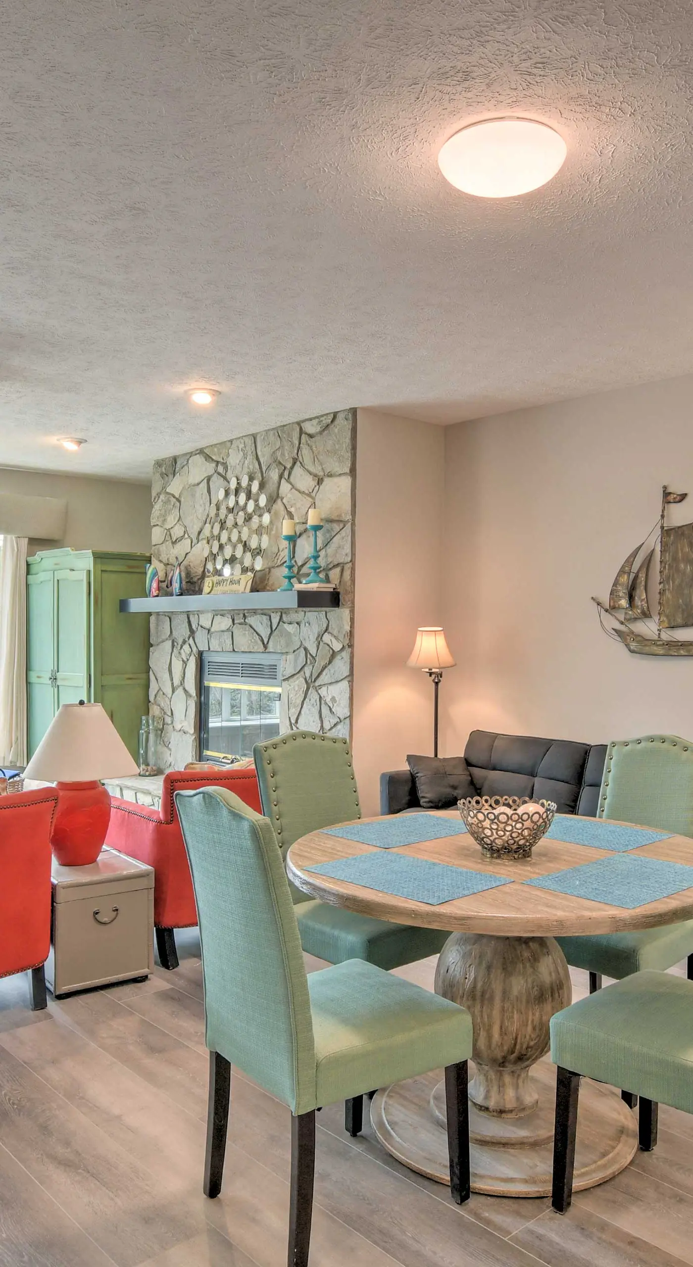 Lake Keowee Resort Condo w/ Balcony & Pool Access!