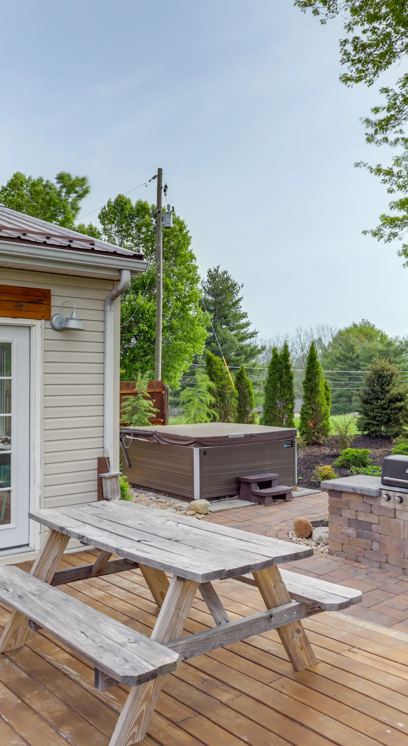 Dry Ridge Rental Home w/ Hot Tub & Game Room!