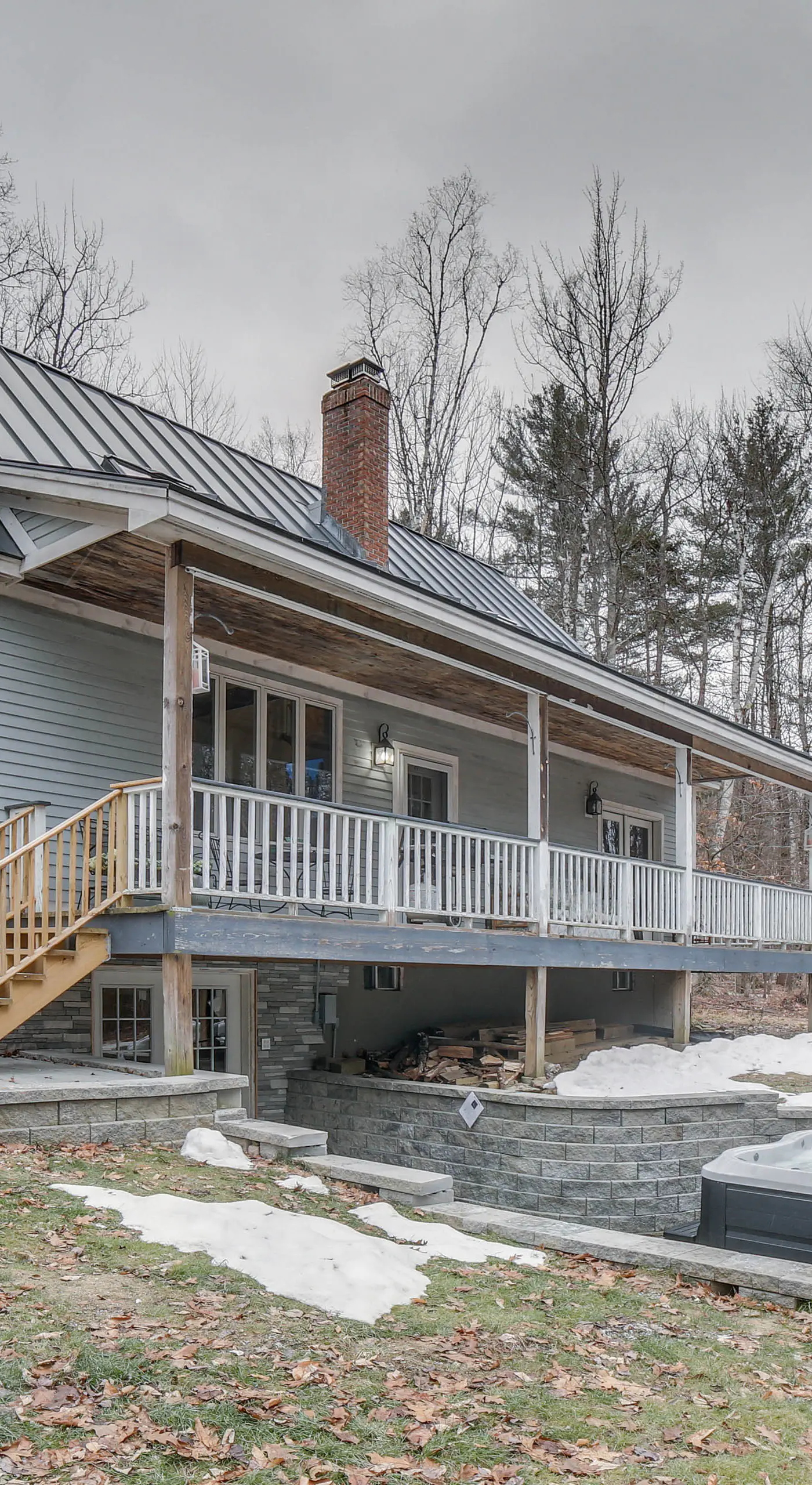 Peaceful Cavendish Retreat w/ Hot Tub & Fireplace!