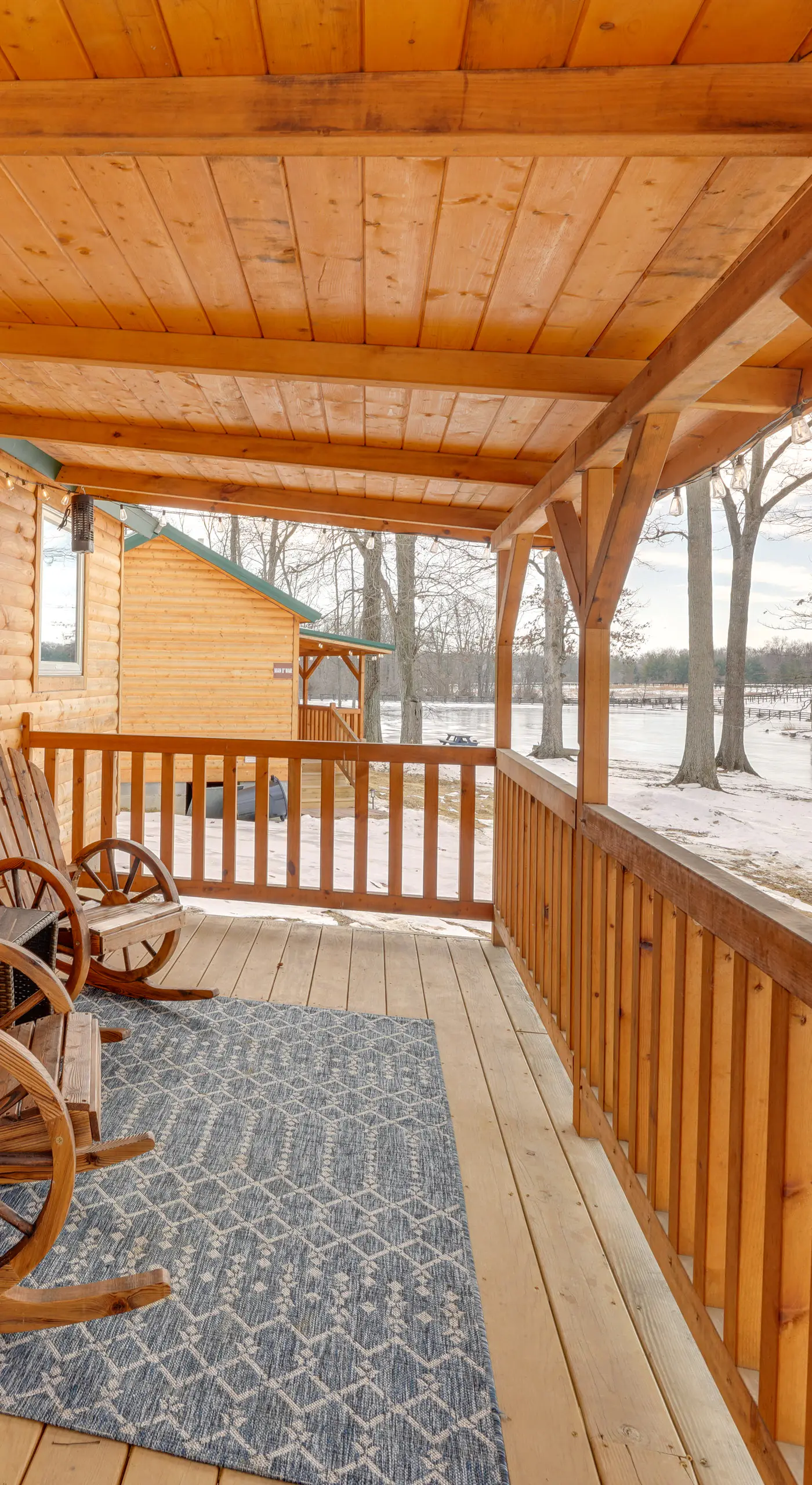 28 Mi to Downtown Louisville: Serene Farm Getaway