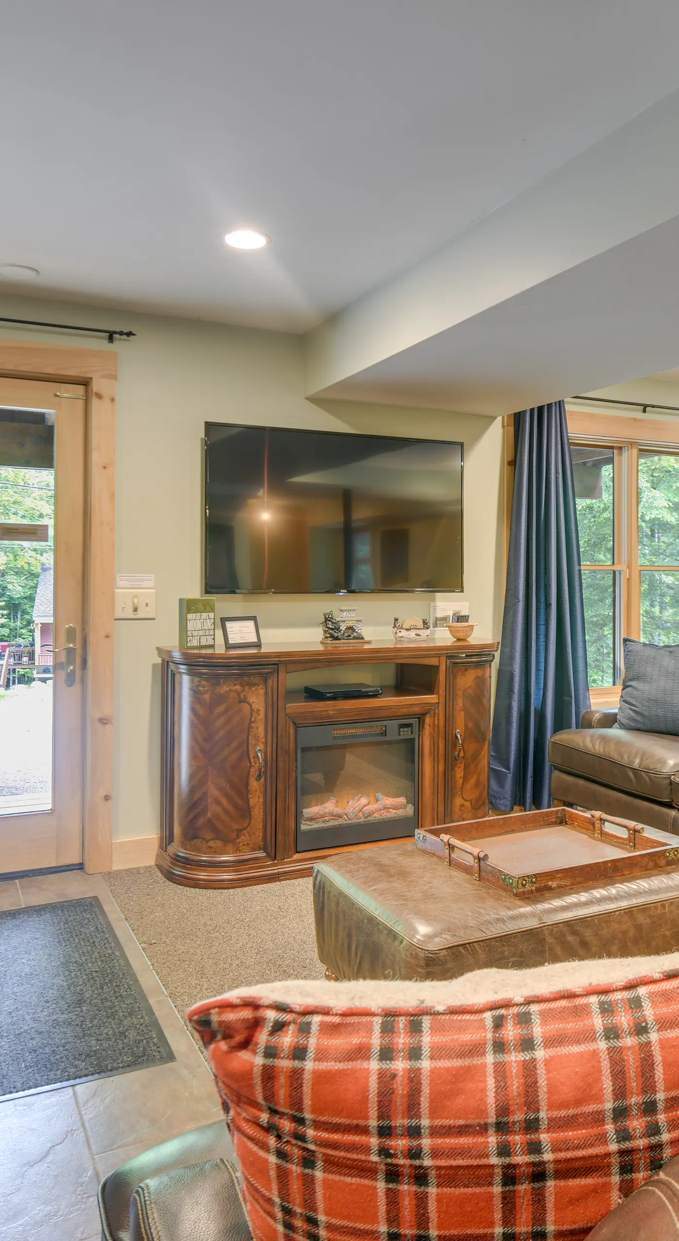 All-Season Log Cabin Escape! 11 Mi to Cranmore Mtn