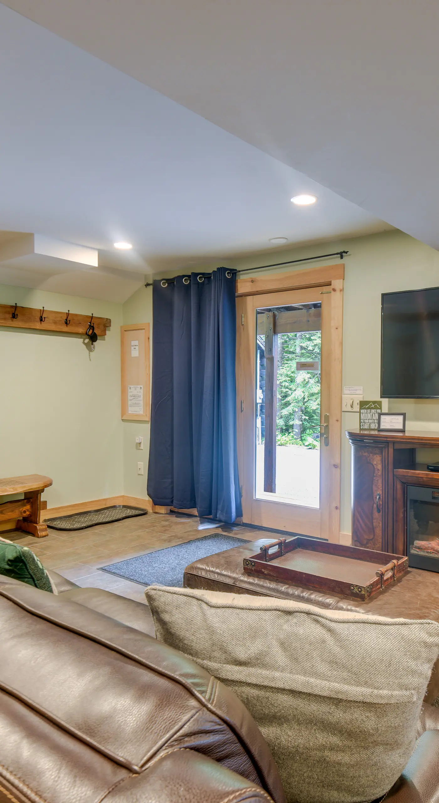 All-Season Log Cabin Escape! 11 Mi to Cranmore Mtn