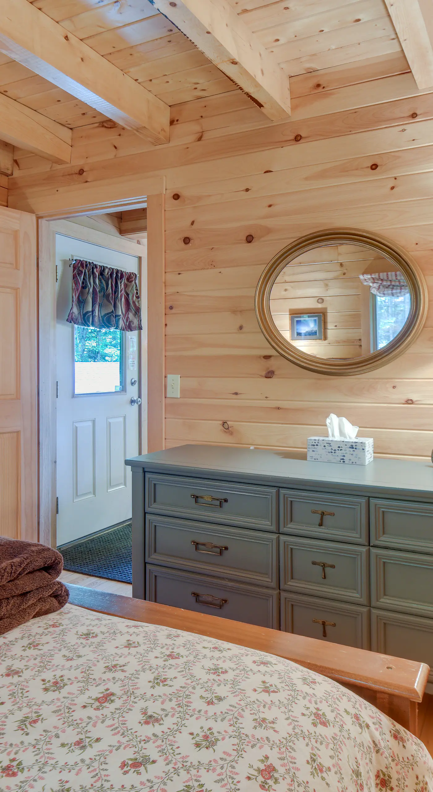 All-Season Log Cabin Escape! 11 Mi to Cranmore Mtn