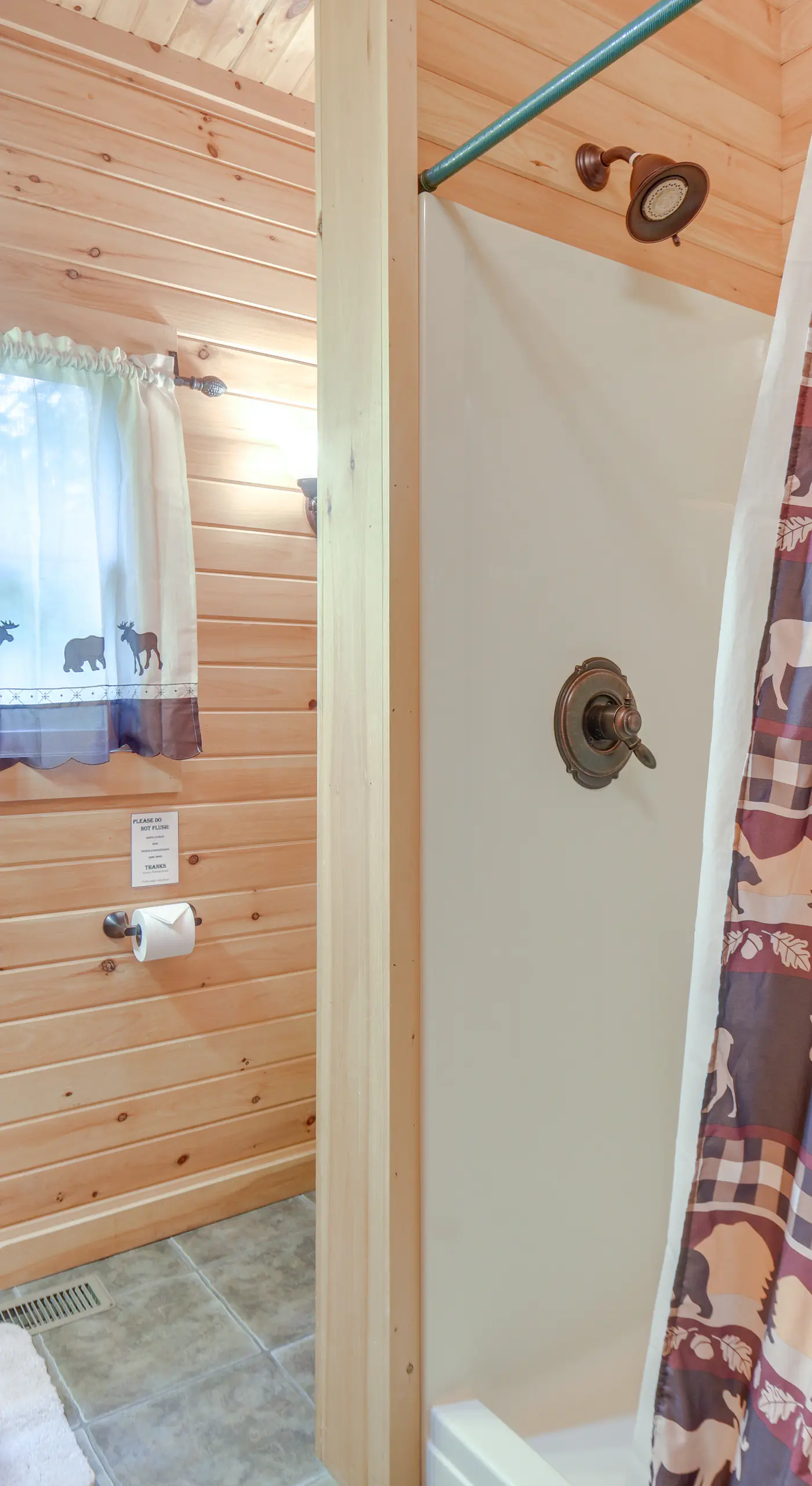All-Season Log Cabin Escape! 11 Mi to Cranmore Mtn