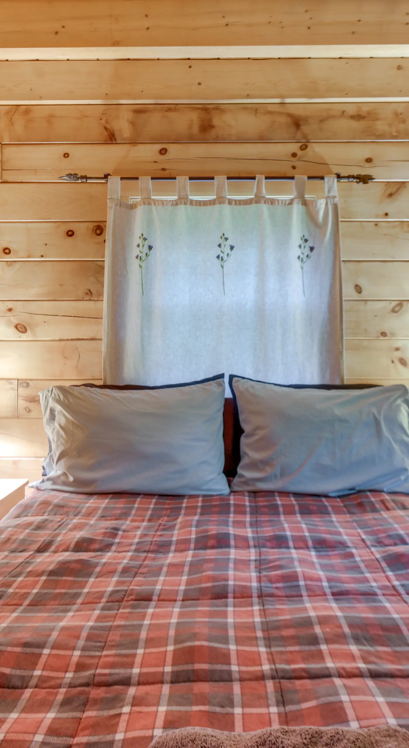 All-Season Log Cabin Escape! 11 Mi to Cranmore Mtn